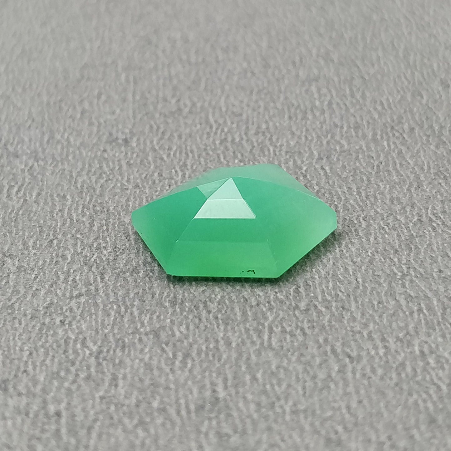 Chrysoprase Gemstone