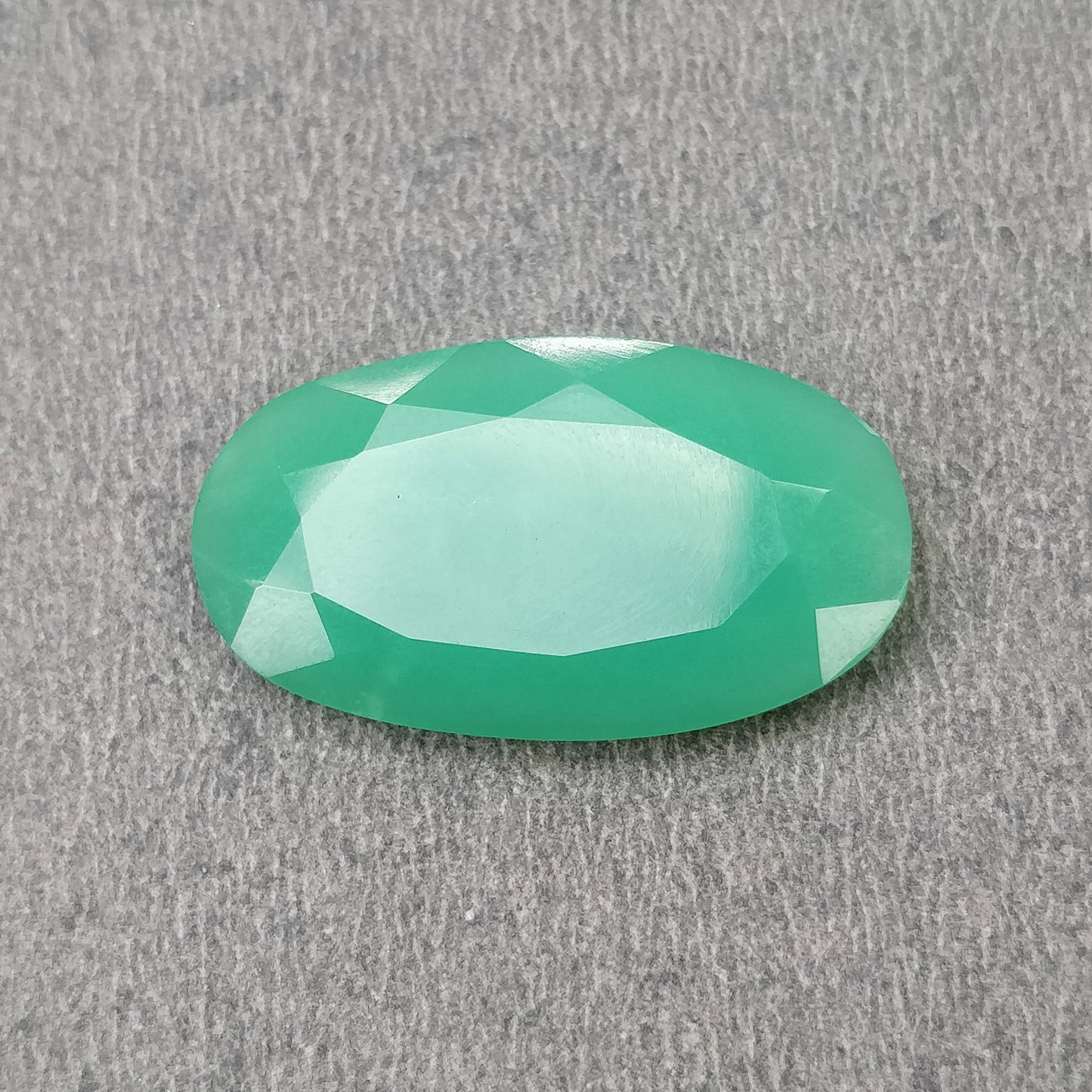 Normal cut chrysoprase