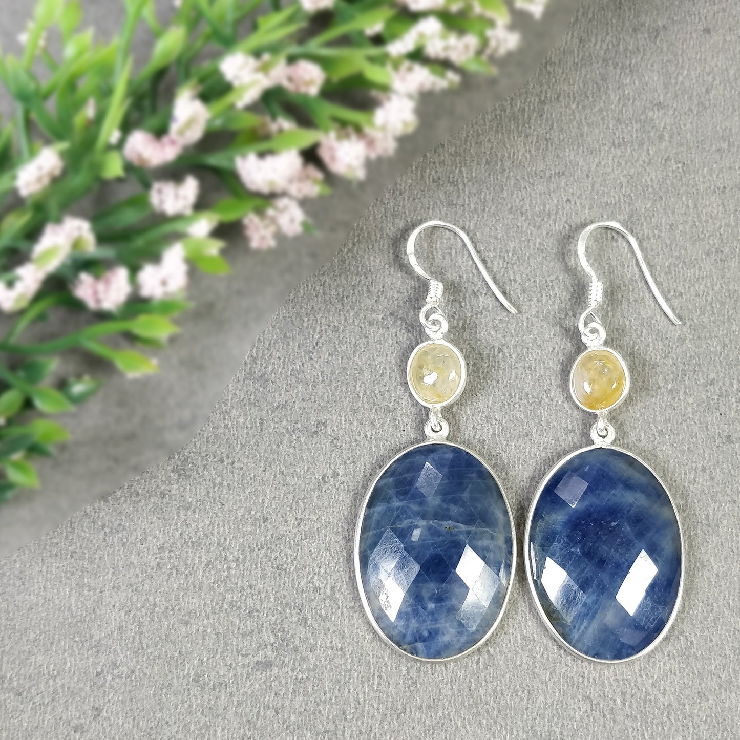 Bezel Set Earringa