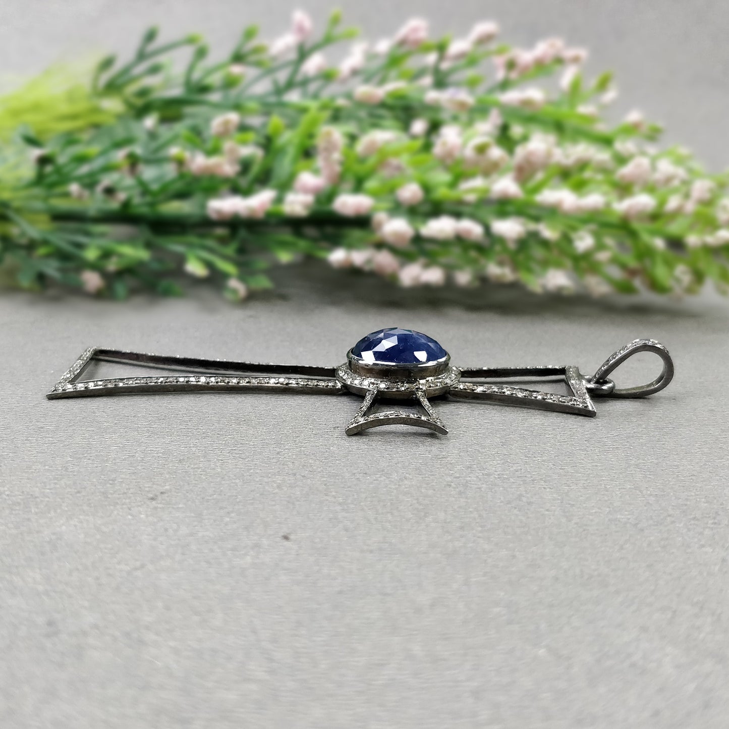 Blue Sapphire With Diamond