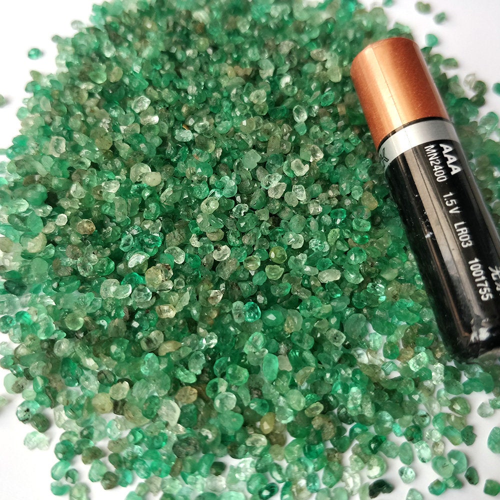 Natural Green COLOMBIAN EMERALD Gemstone Rough & Scrap Piece WHOLESALE Lot Below 2.5mm 50.00cts Lot Fine quality May Birthstone Mineral Size