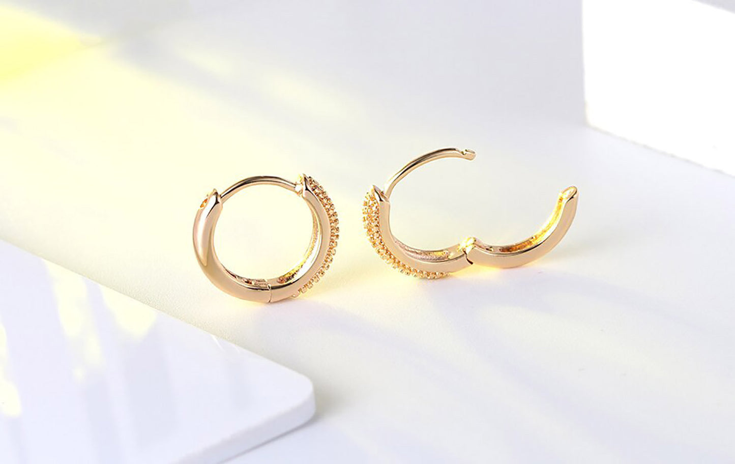 ROSE Gold Plated Hoop Earrings : 2.96gms Shiny Cubic Zirconia Round Earring Fashion Women Accessories Minimalist Jewelry For Girls 10mm