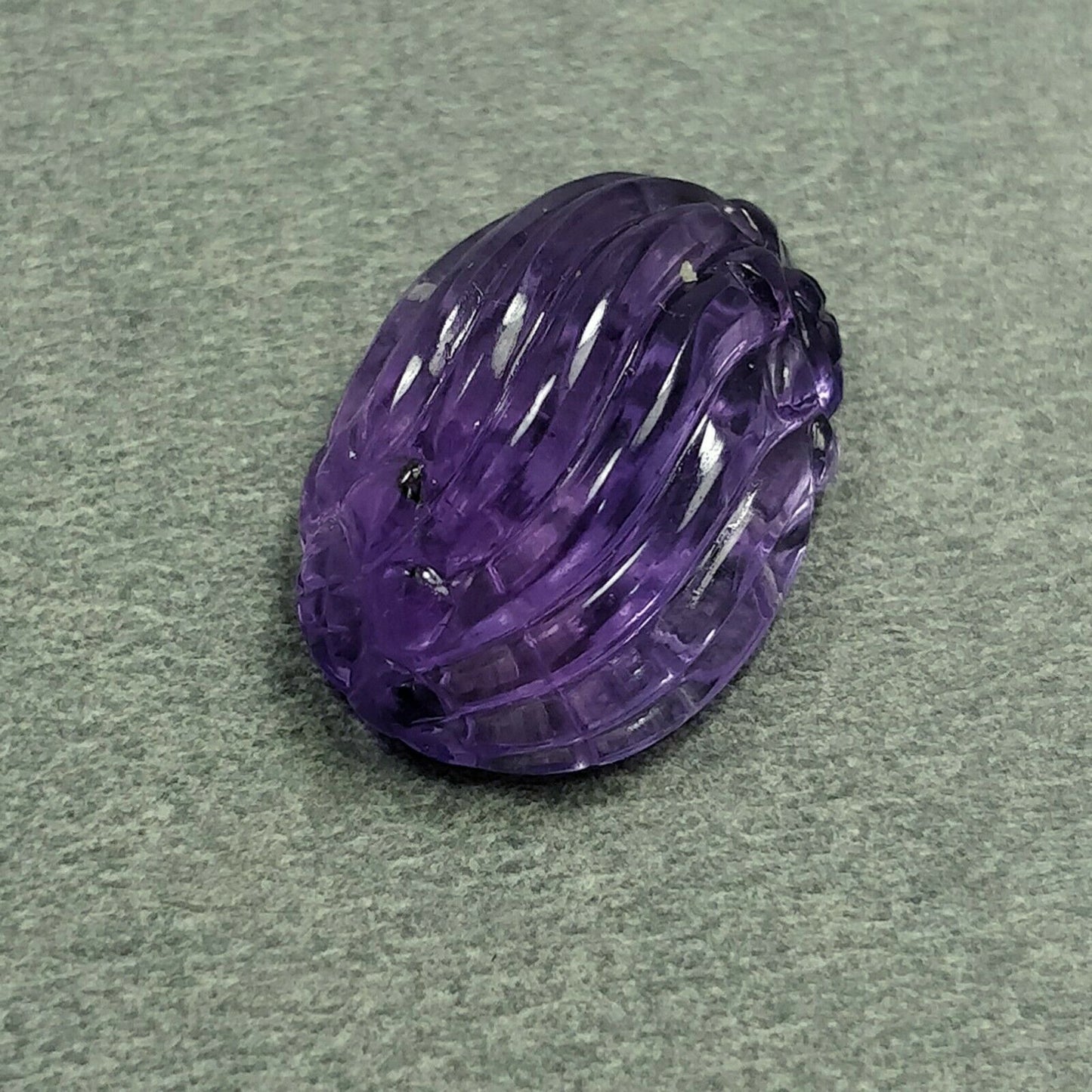 8.40cts Natural Untreated PURPLE AMETHYST Gemstone Oval Shape Both Side Hand Carved 17*12mm (With Video)