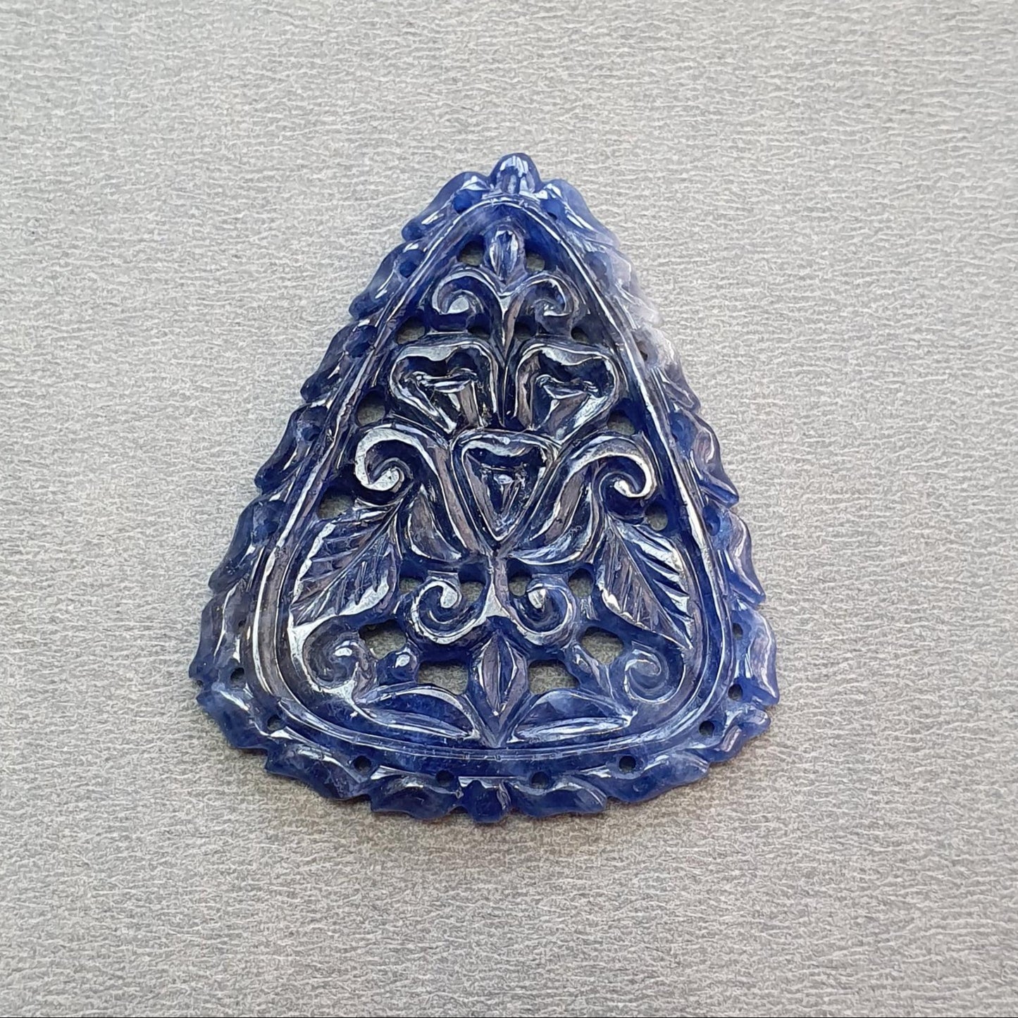 Blue Sapphire Gemstone Carving : 70.00cts Natural Untreated Unheated Blue Sapphire Hand Carved Triangle Shape 46*39mm