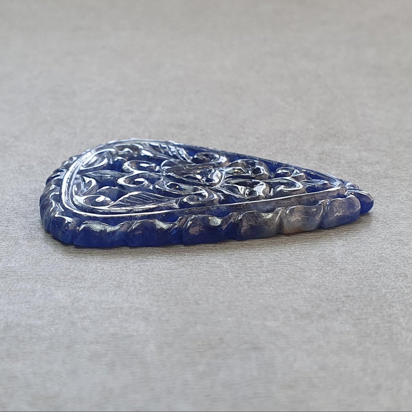 Blue Sapphire Gemstone Carving : 70.00cts Natural Untreated Unheated Blue Sapphire Hand Carved Triangle Shape 46*39mm