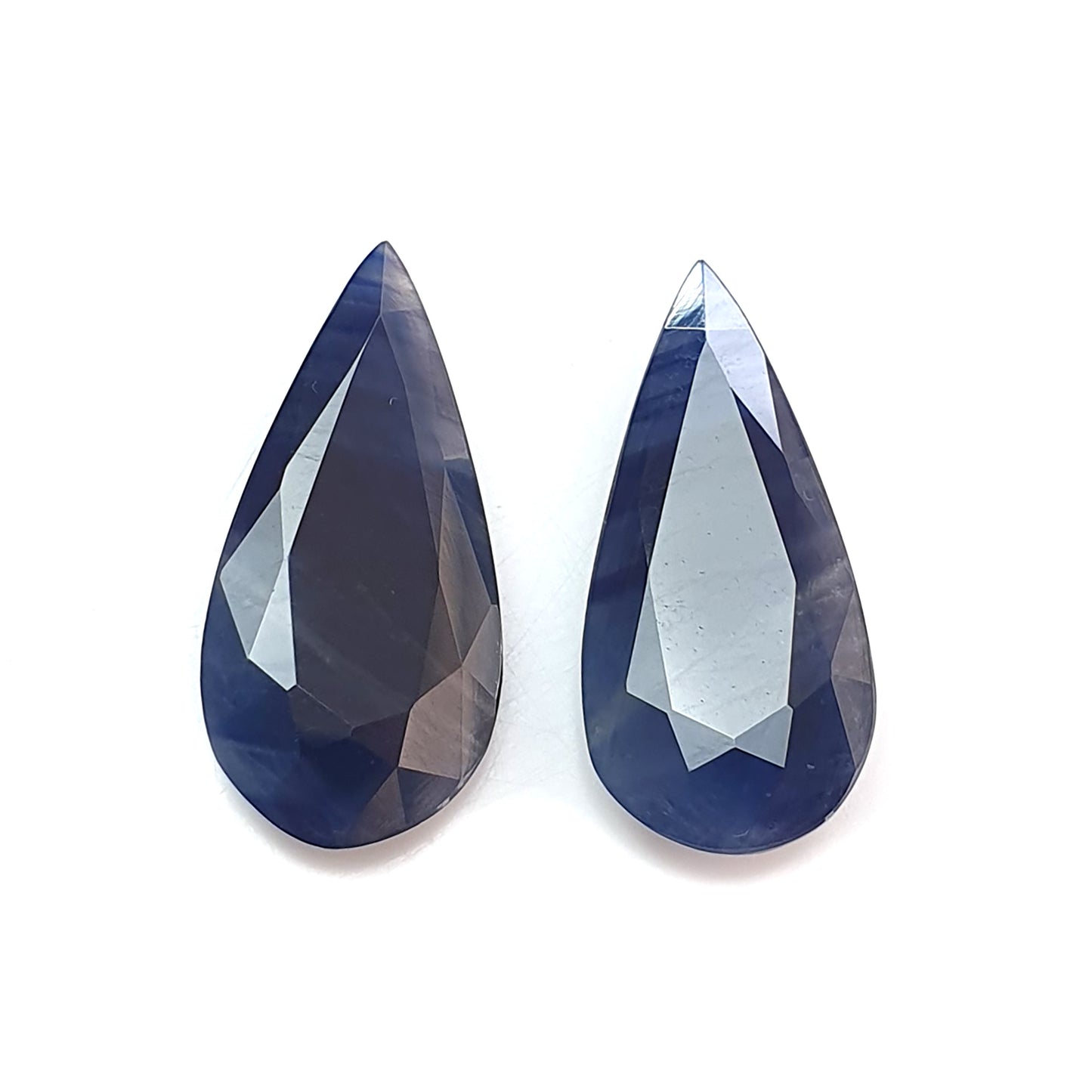 blue sapphire pear shape faceted cut