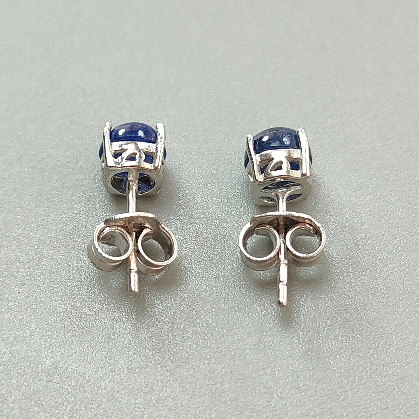 Blue Sapphire Plain Silver Earring: 1.91gms Natural Untreated Sapphire Round 925 Sterling Silver Prong Set Push Back Stud Earring 0.75"