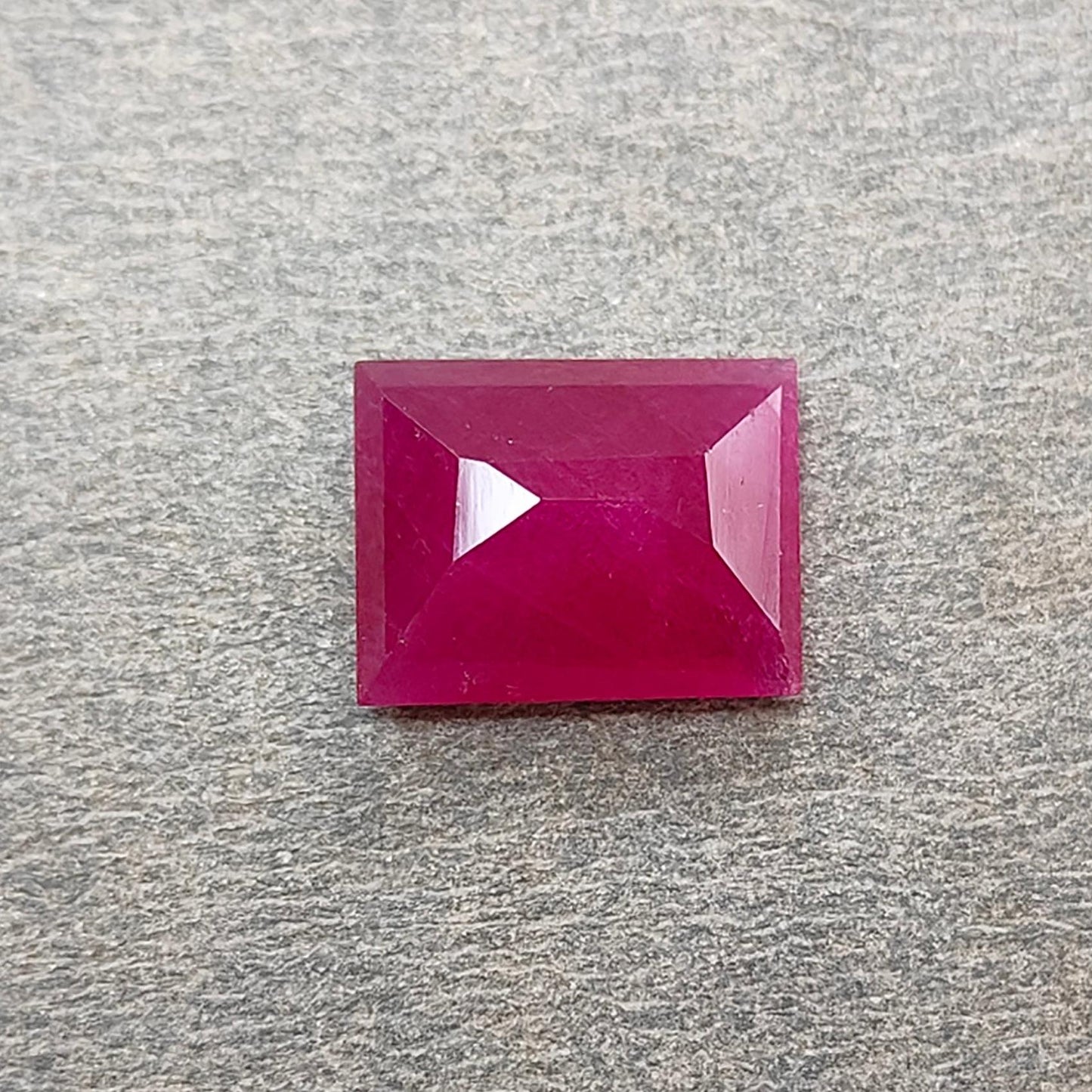 Ruby Gemstone Normal Cut : 5.20cts Natural Untreated Unheated Red Ruby Baguette Shape 11*9mm 1pc