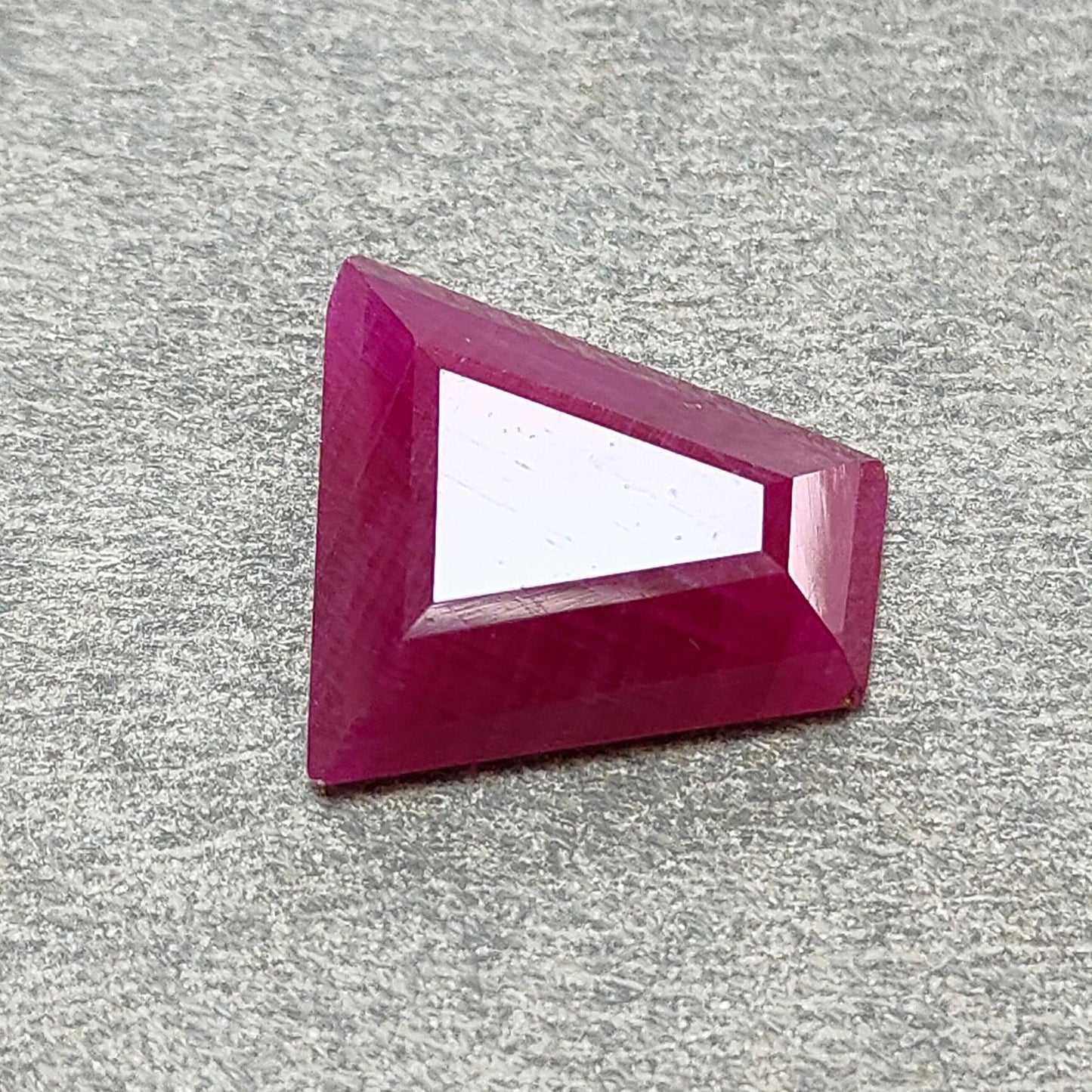 Ruby Gemstone Step Cut : 8.40cts Natural Untreated Unheated Red Ruby Trapezium Shape 15*4mm 1pc