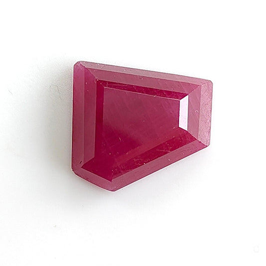 Ruby Gemstone Step Cut : 11.42cts Natural Untreated Unheated Red Ruby Trapezium Shape 14*16mm 1pc