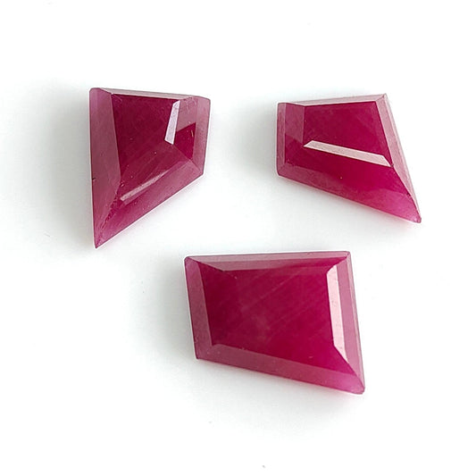 Ruby Gemstone Step Cut : 17.80cts Natural Untreated Unheated Red Ruby Trapezium Shape 10*12mm 3pc