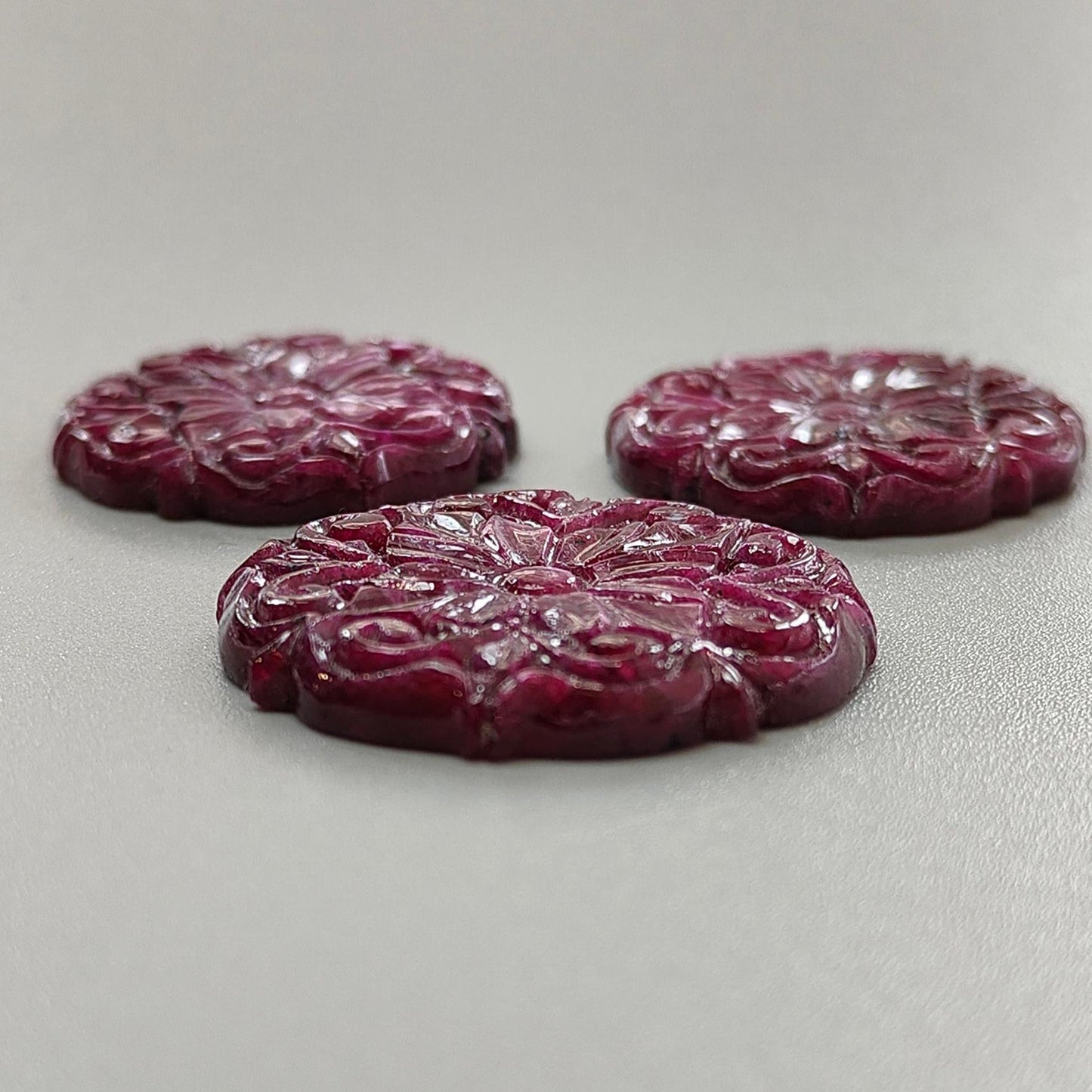 Ruby Gemstone Carving : 146.40cts Natural Untreated Red Ruby Hand Carved Round Flower Shape 30mm - 34mm 3pcs Set