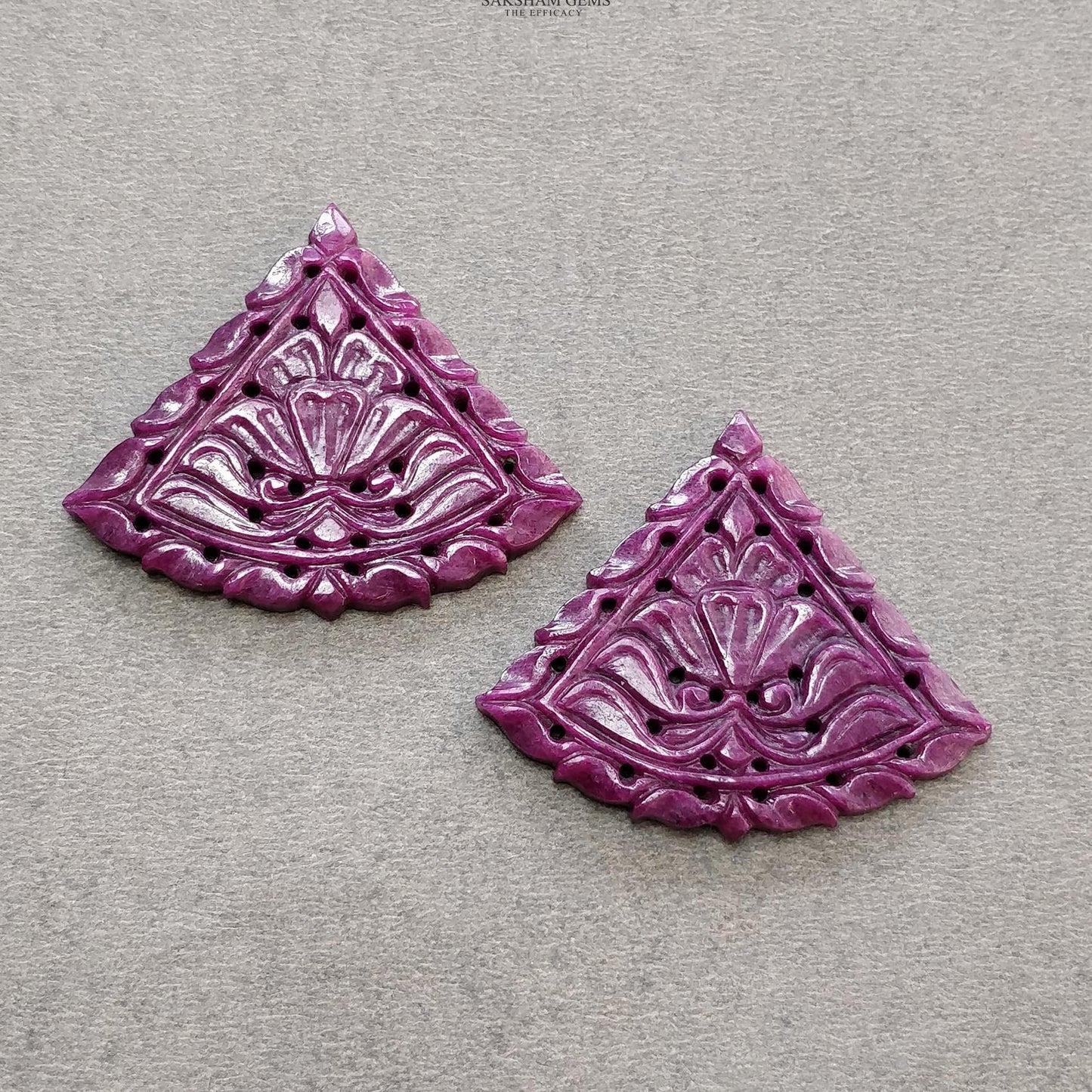 Red RUBY Gemstone Carving : 84.90cts Natural Untreated Unheated Ruby Floral Hand Carved Triangle Shape 35*41 Pair