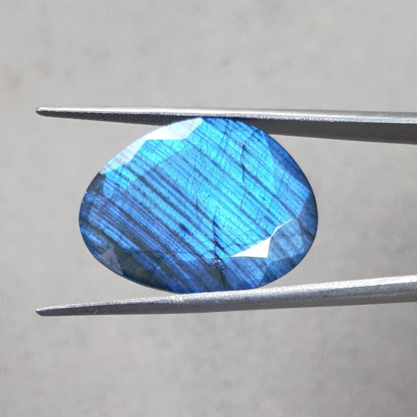 Labradorite Cabochon Fancy Cut : 18.60cts Natural Untreated Unheated Blue Labradorite Uneven Shape 1pc For Jewelry 24*18mm