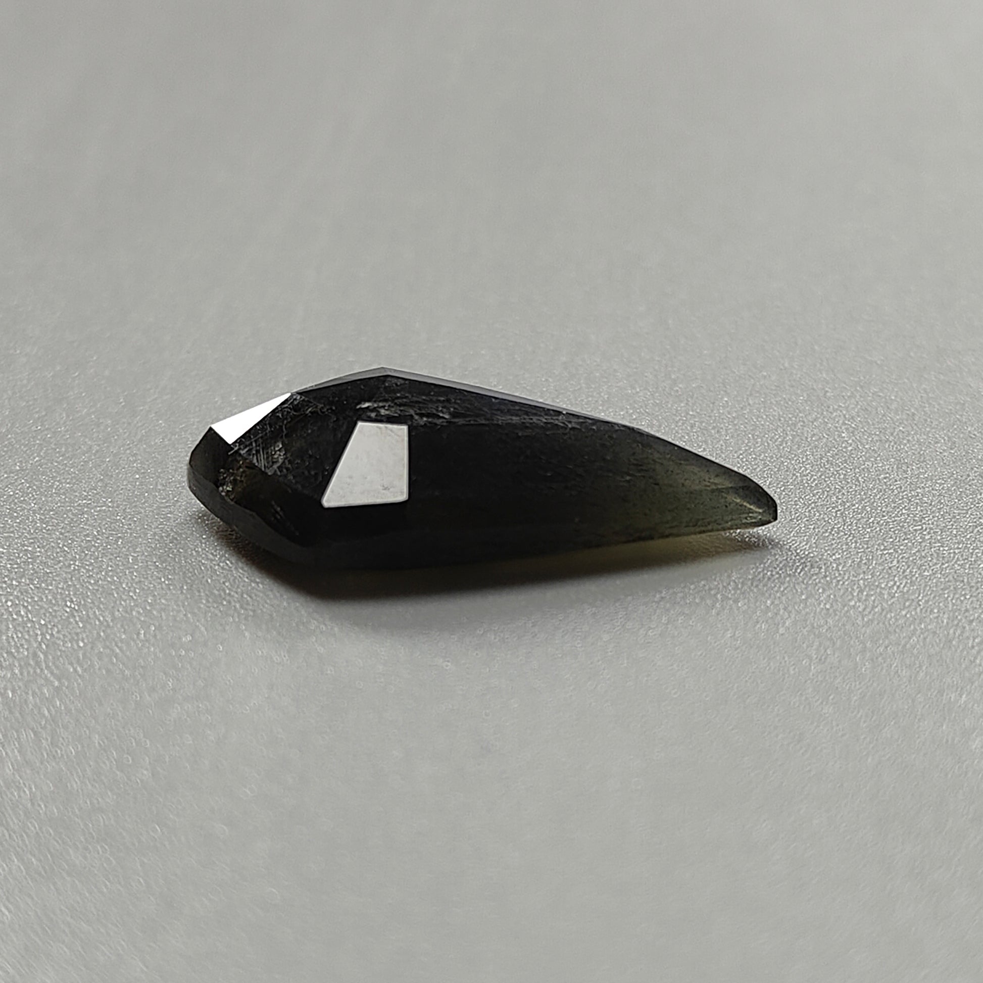 Labradorite taglio sfaccettato