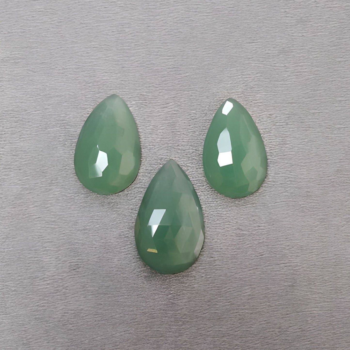 天然未処理グリーンクォーツァイト宝石