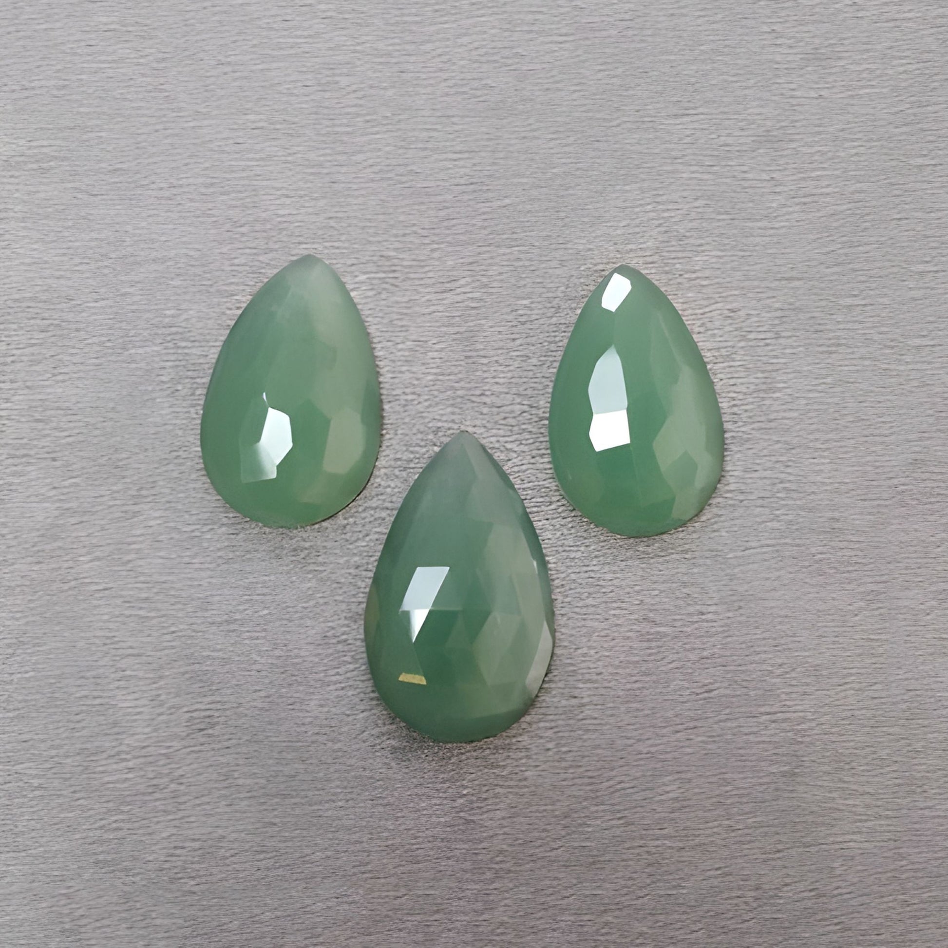 天然未処理グリーンクォーツァイト宝石