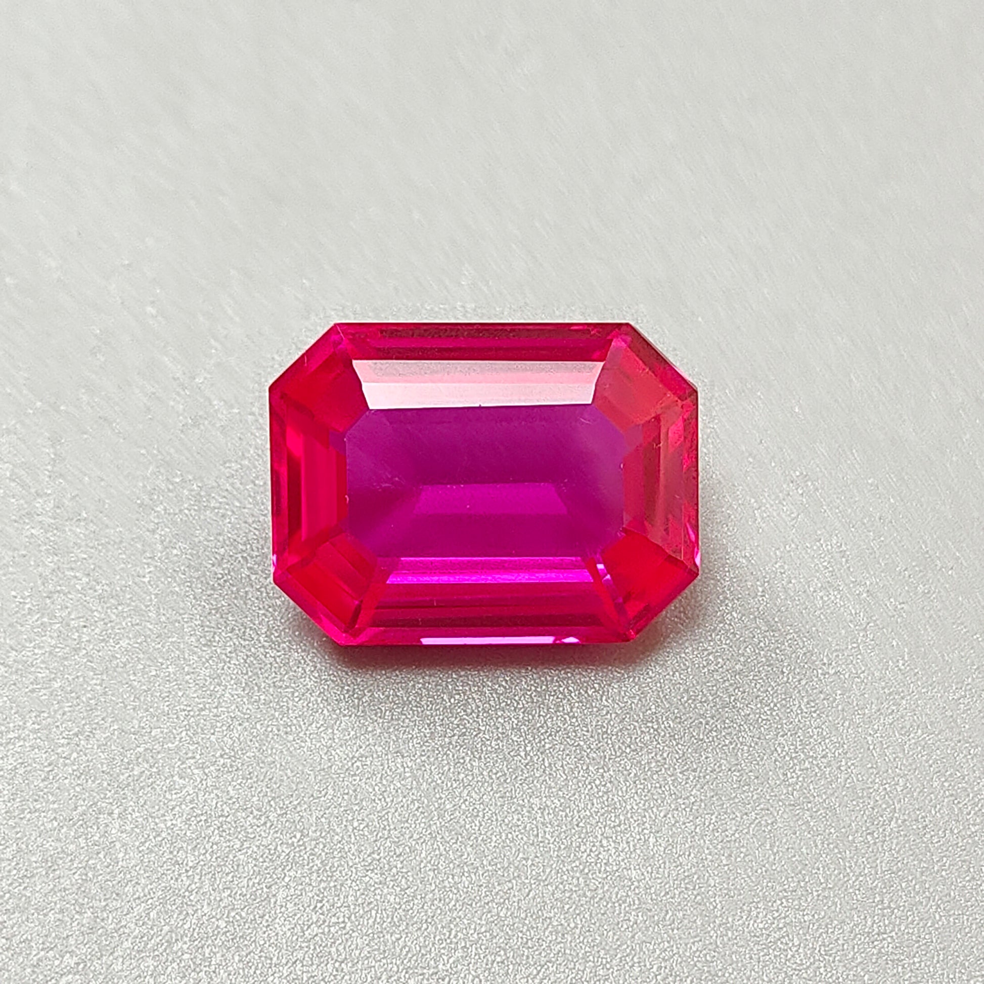 宝飾品用のサファイア