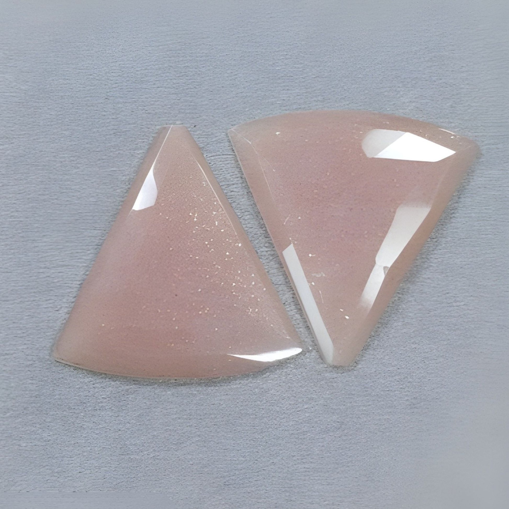 ムーンストーン 三角形 ローズカット