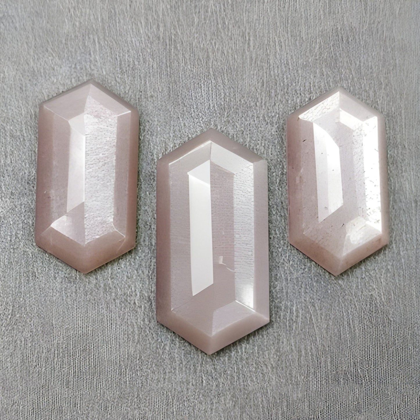 ピーチムーンストーン 天然未処理宝石