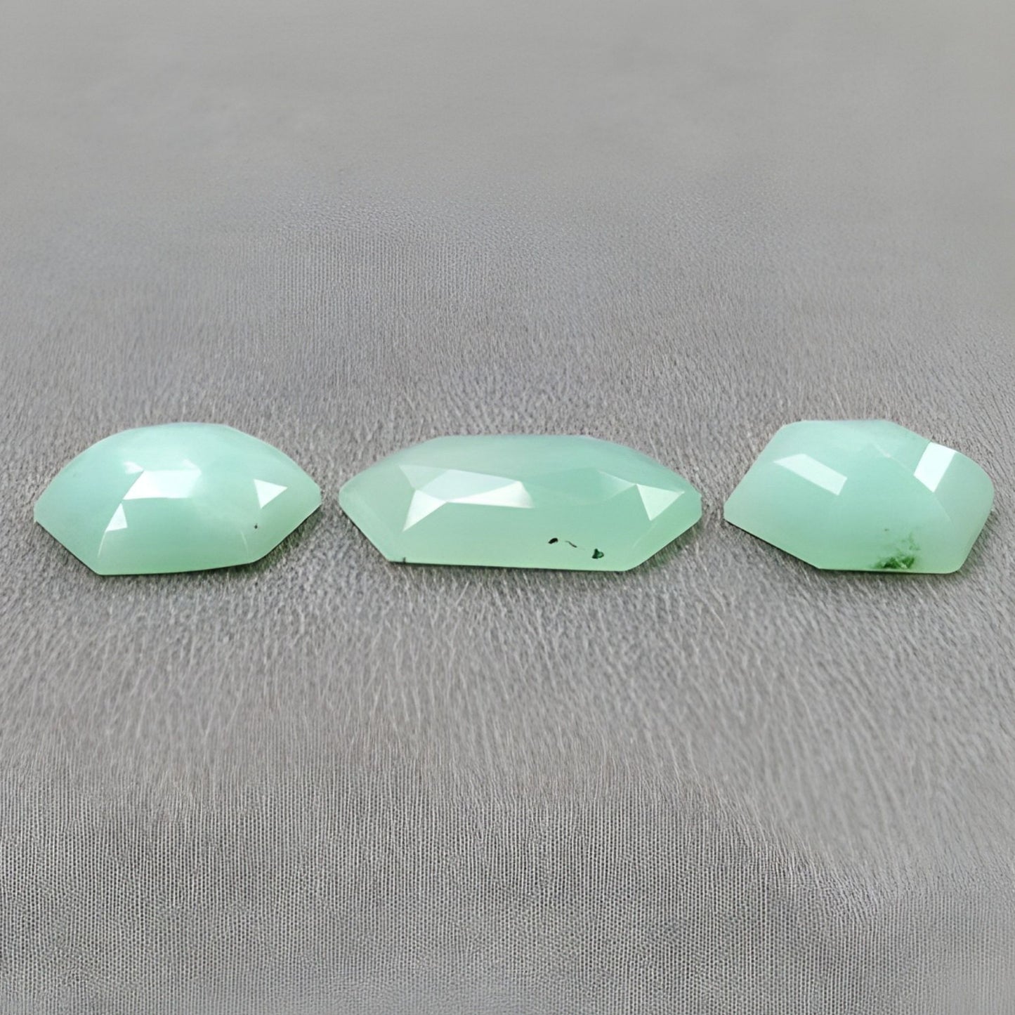 Crisoprasa, piedra preciosa natural sin tratar