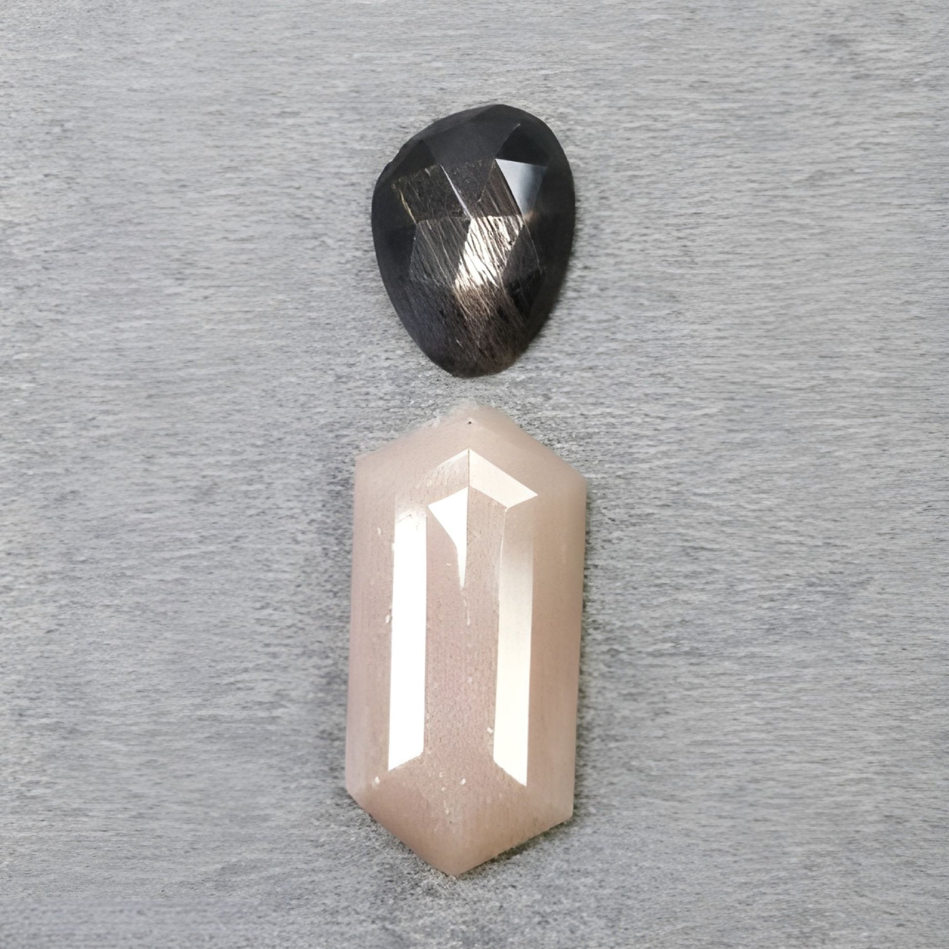 أحجار كريمة طبيعية غير معالجة