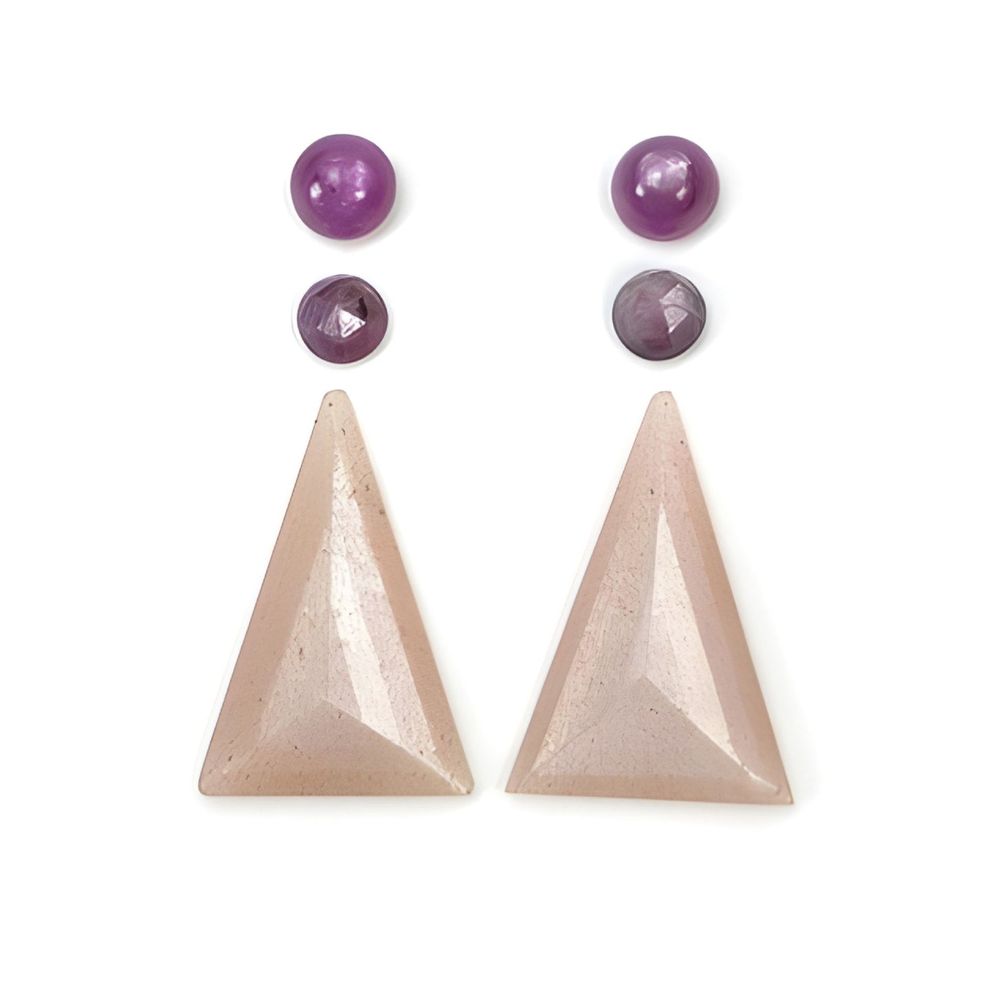 Piedra lunar, zafiro, corte triangular y redondo escalonado.