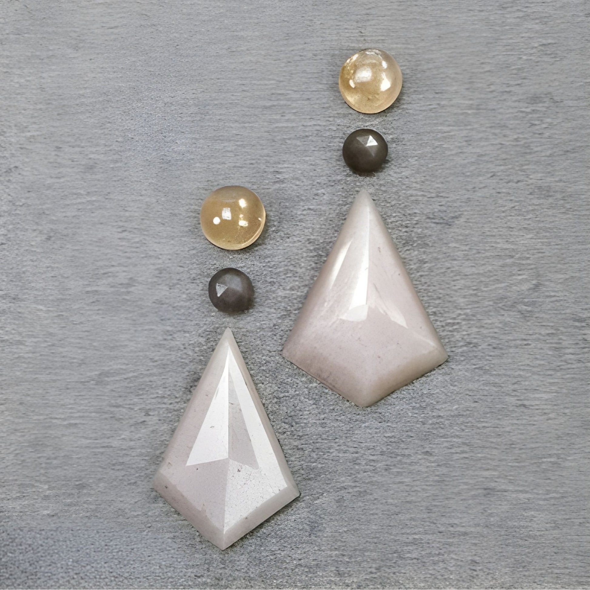 天然の未処理の宝石