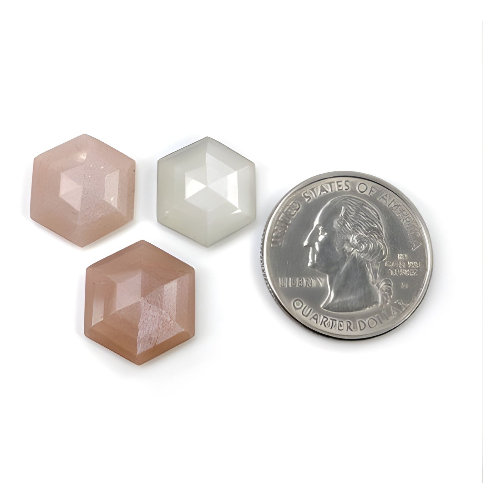 ムーンストーンの六角形ステップカット