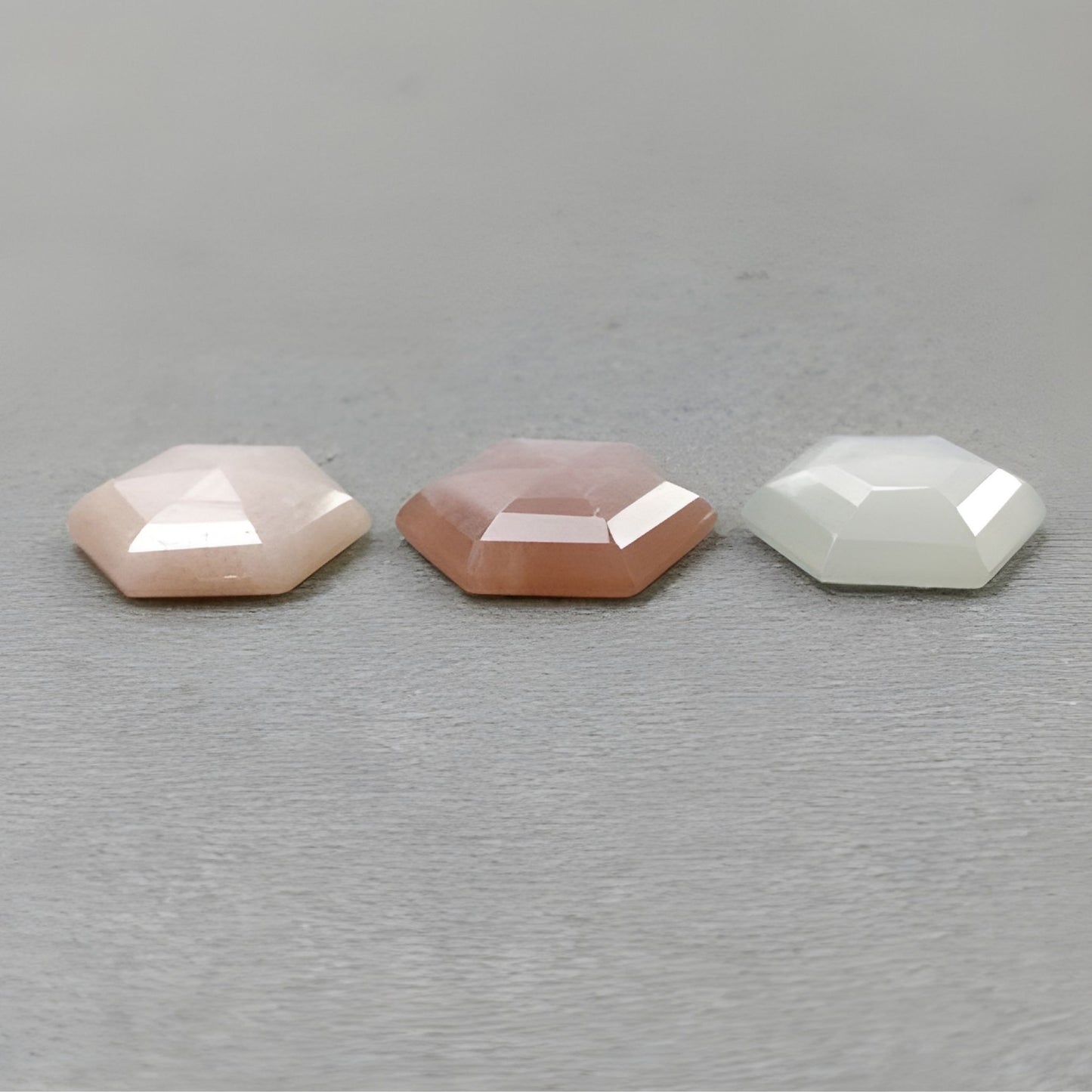 月光石天然未经处理的宝石