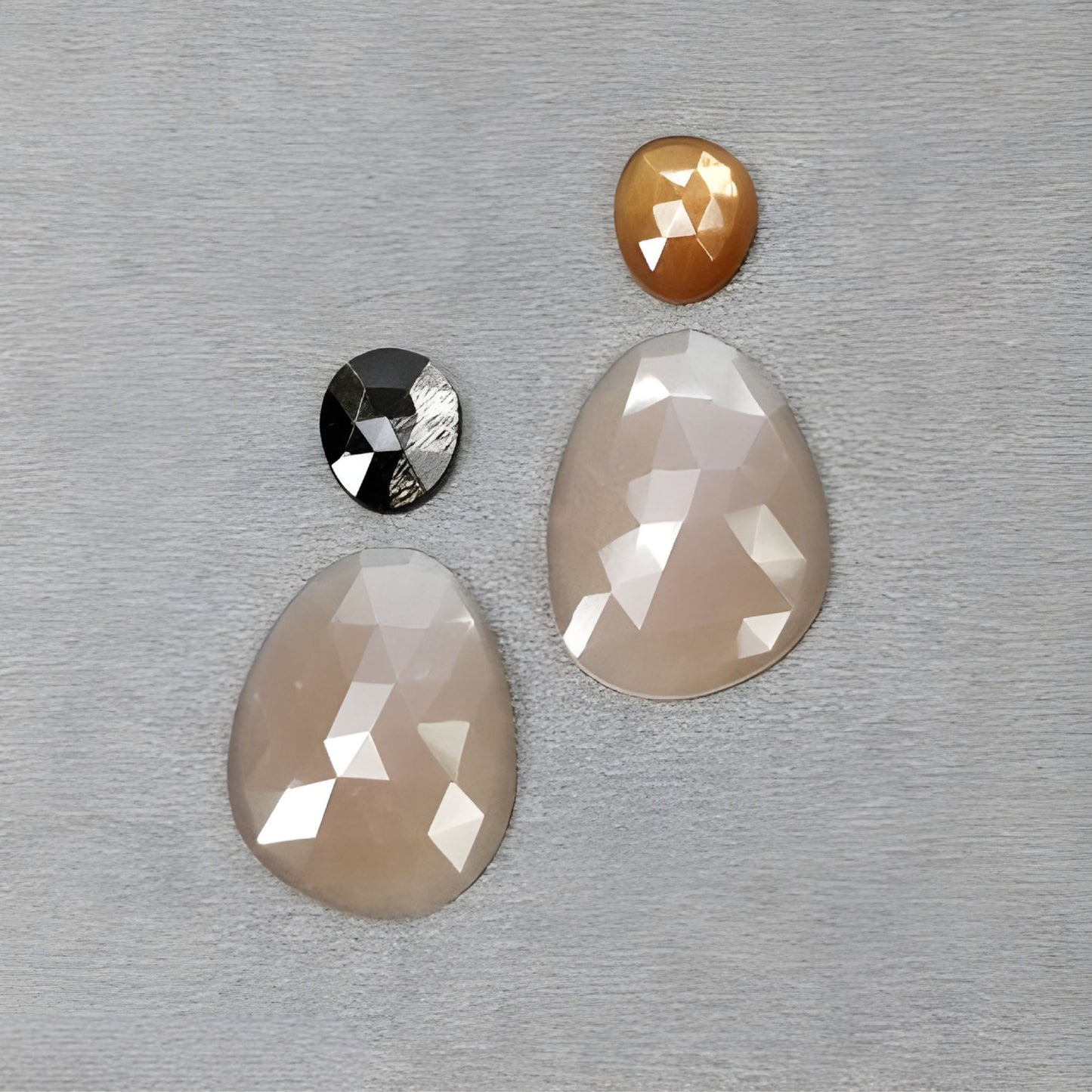 月光石天然未经处理的宝石