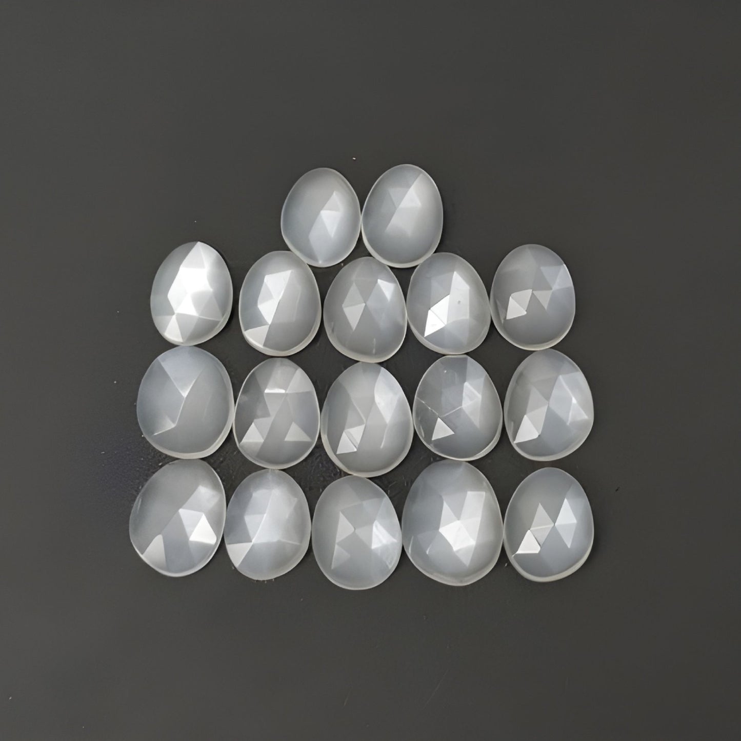 ジュエリー用のムーンストーン