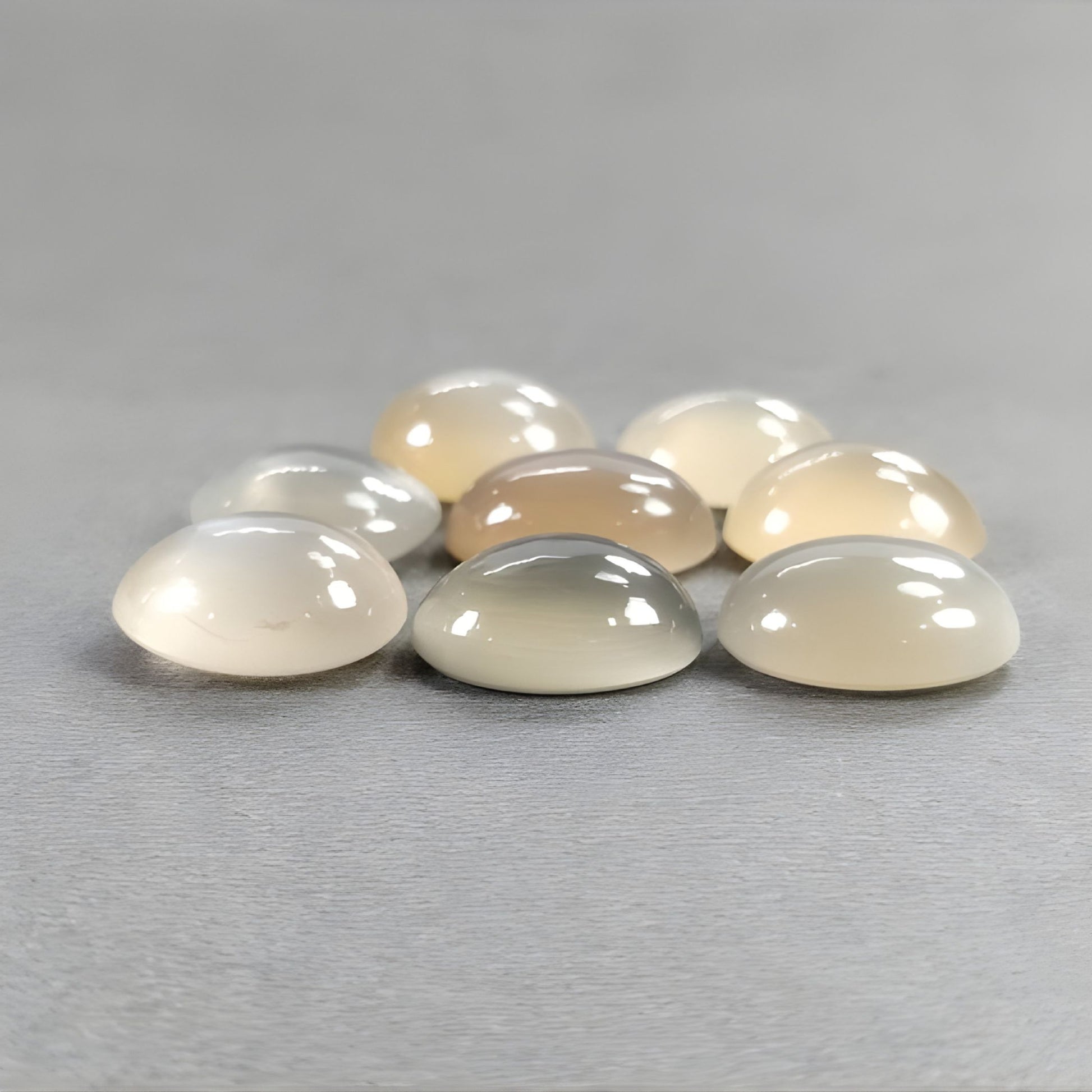 天然の未処理の宝石