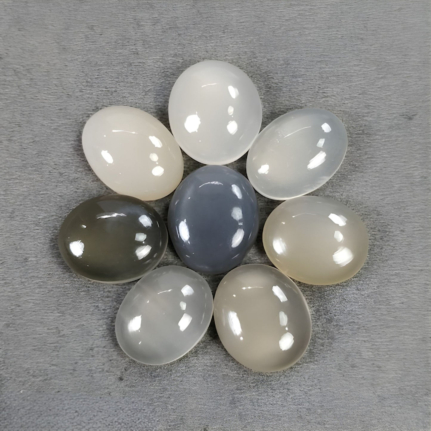 天然未经处理的月光石