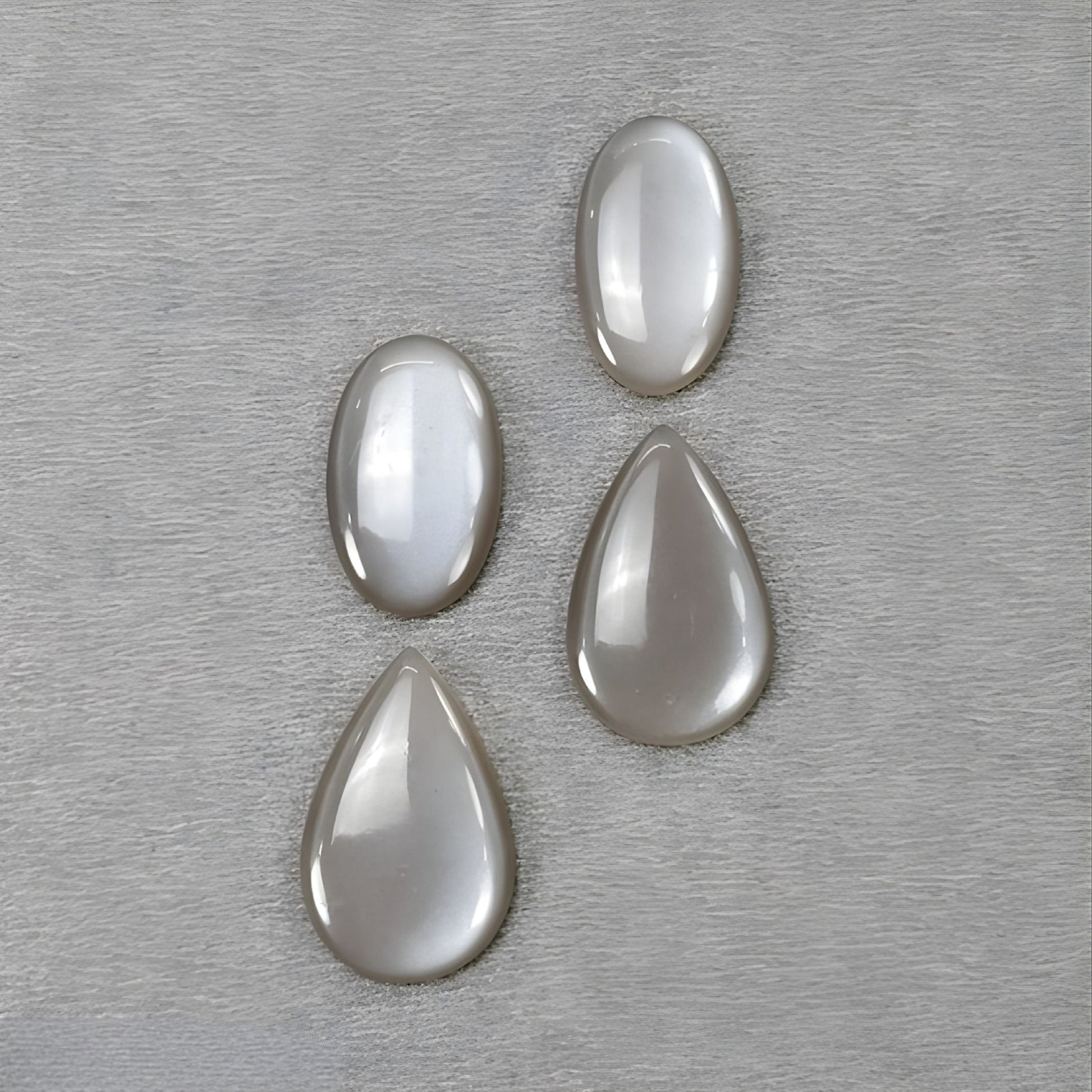 天然未经处理的月光石