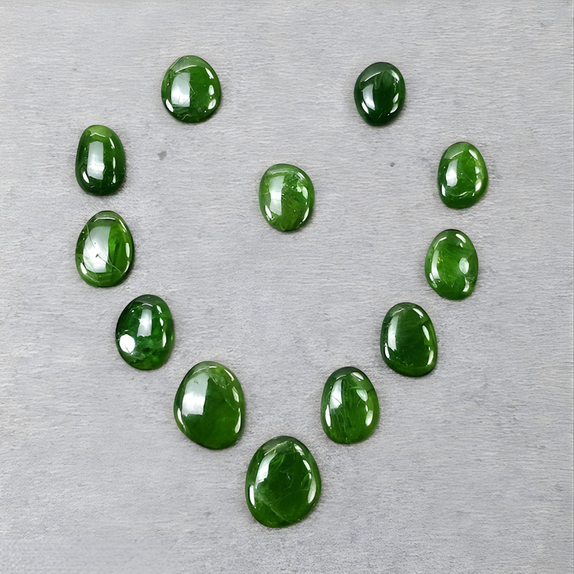 Chromdiopsid, natürlicher, unbehandelter Edelstein