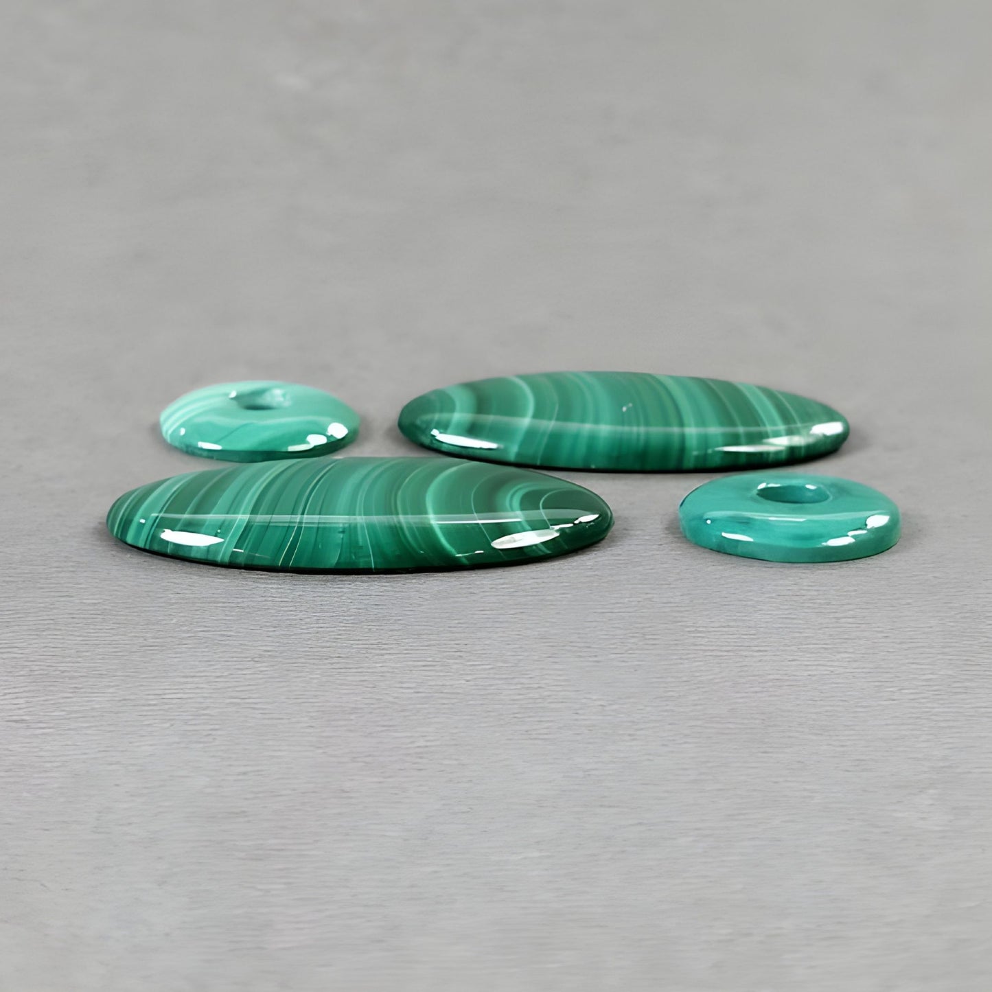 マラカイトカボションジェムストーン