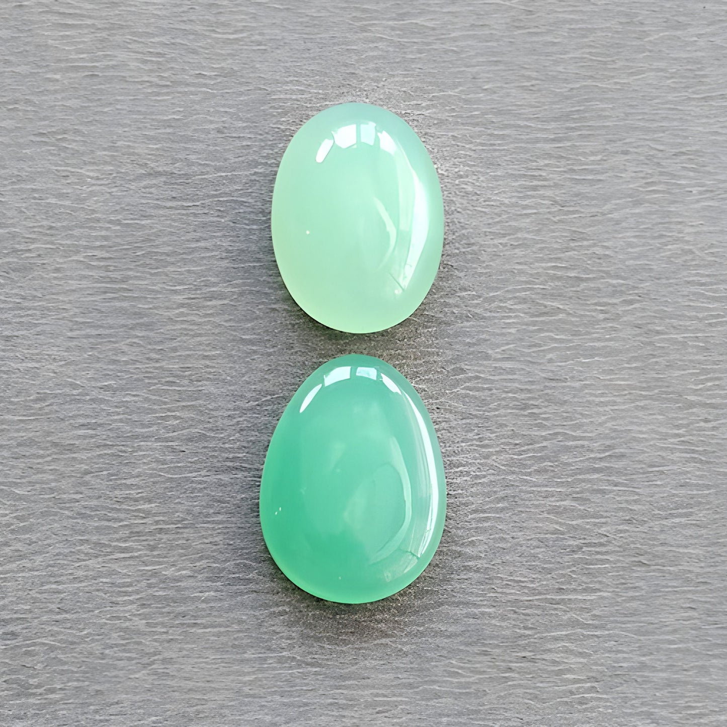 حجر الميلاد لشهر مايو