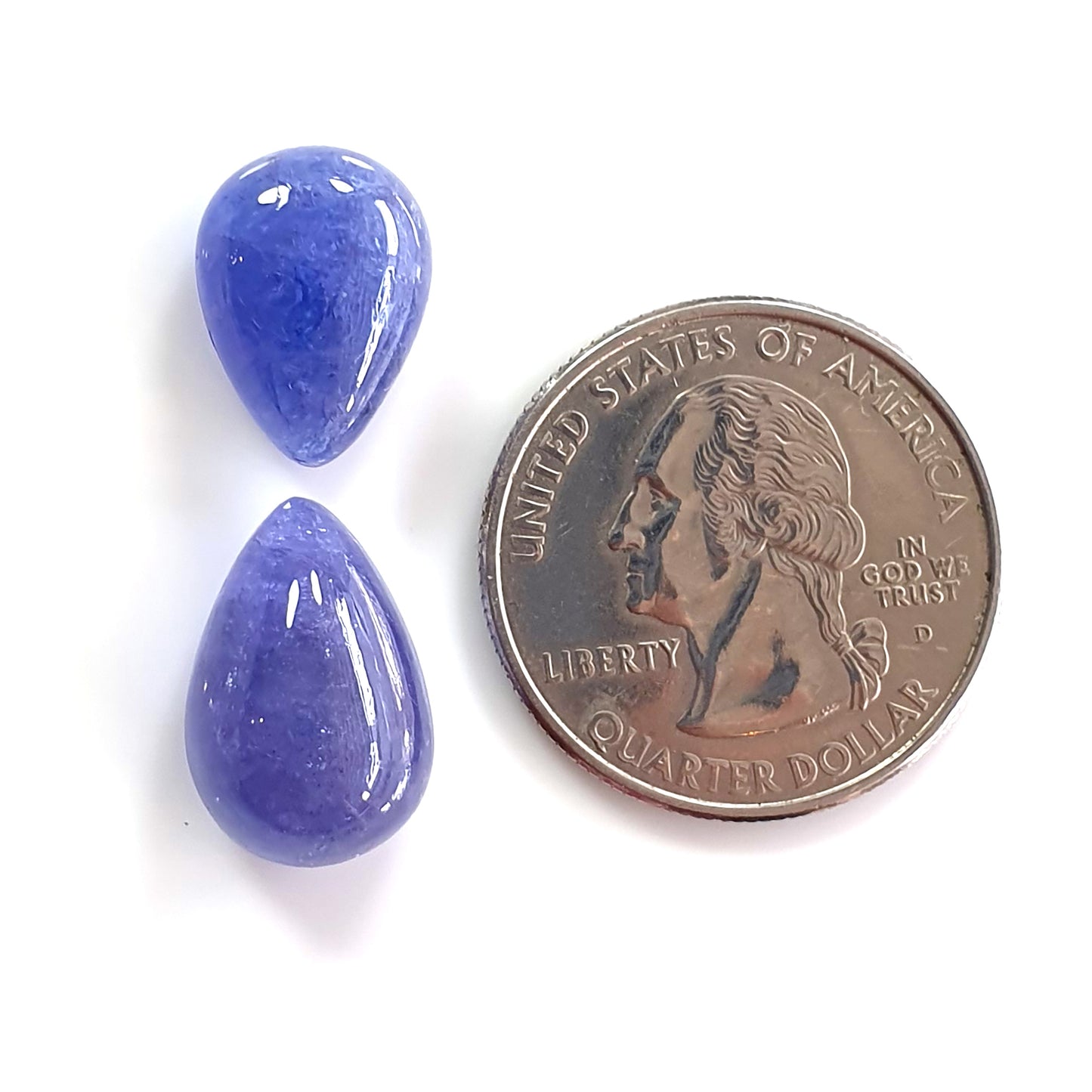 حجر التنزانيت الطبيعي الكريم