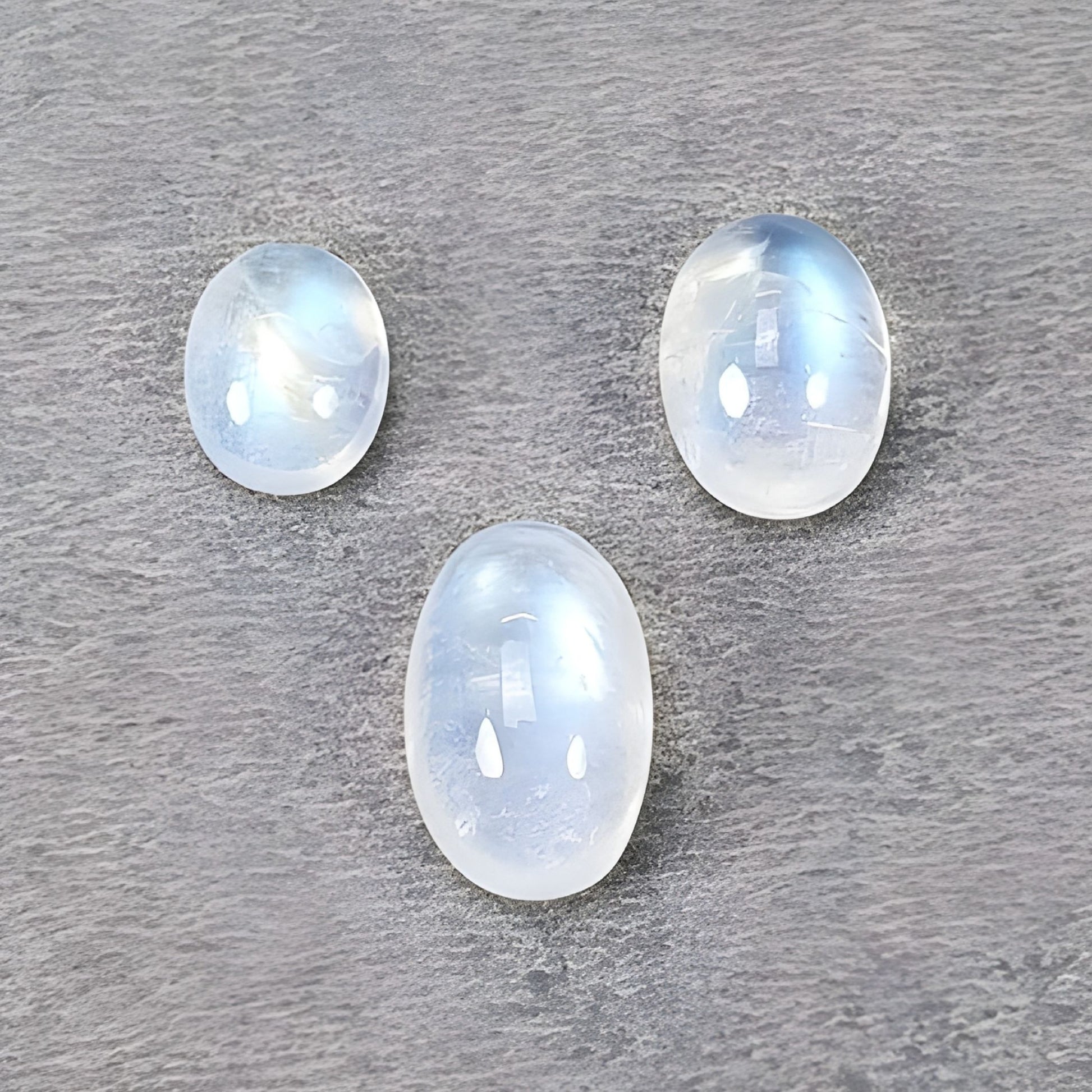 حجر الميلاد لشهر يونيو