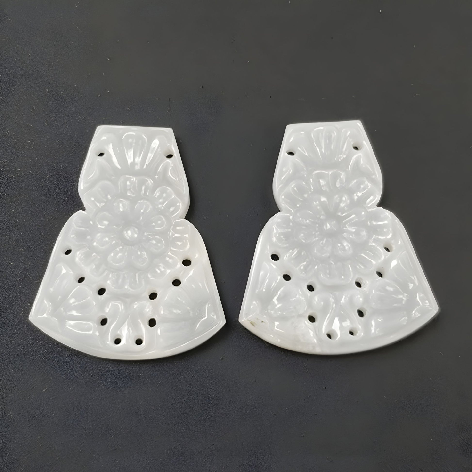 Mondstein-Edelstein-Schnitzerei