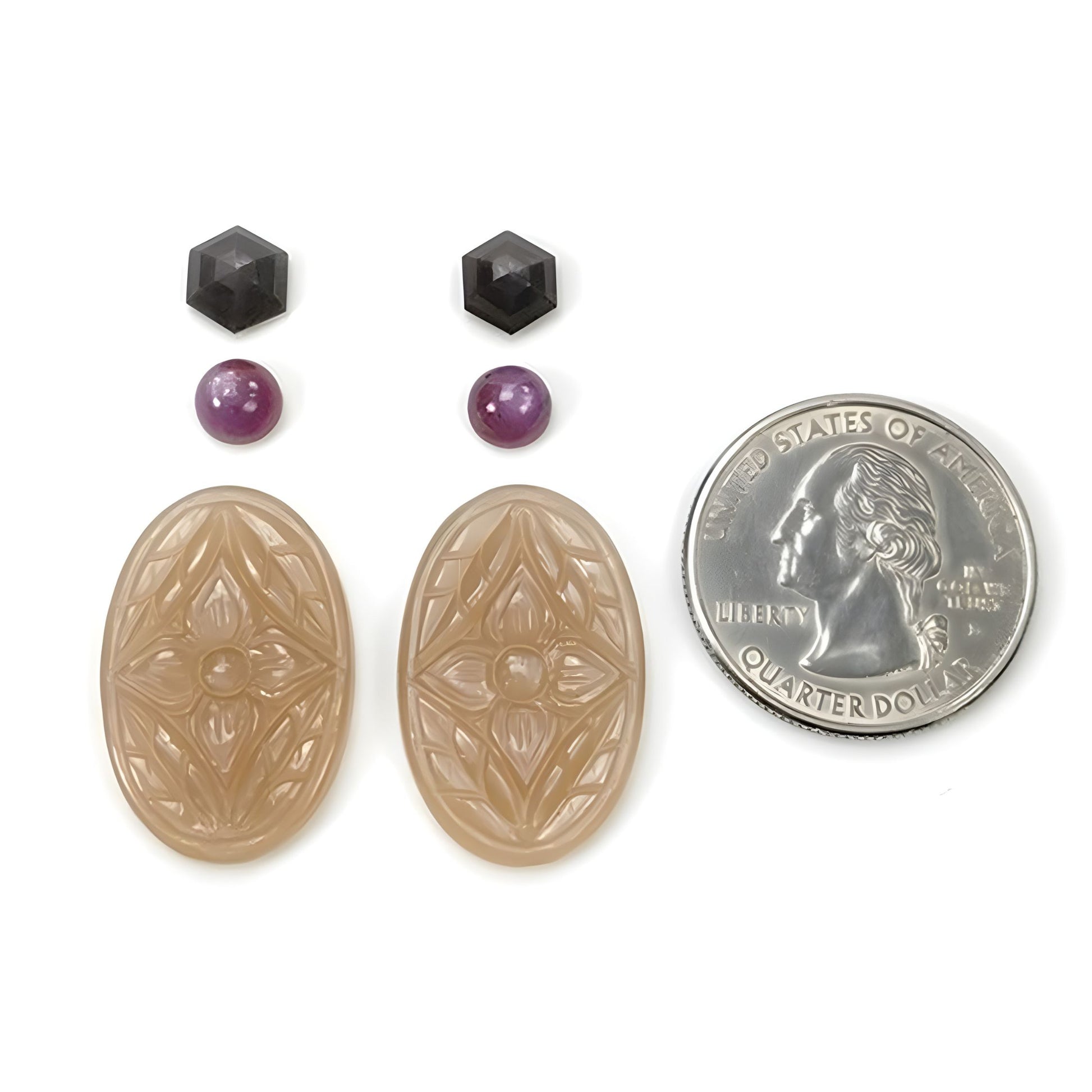 حجر القمر البيضاوي