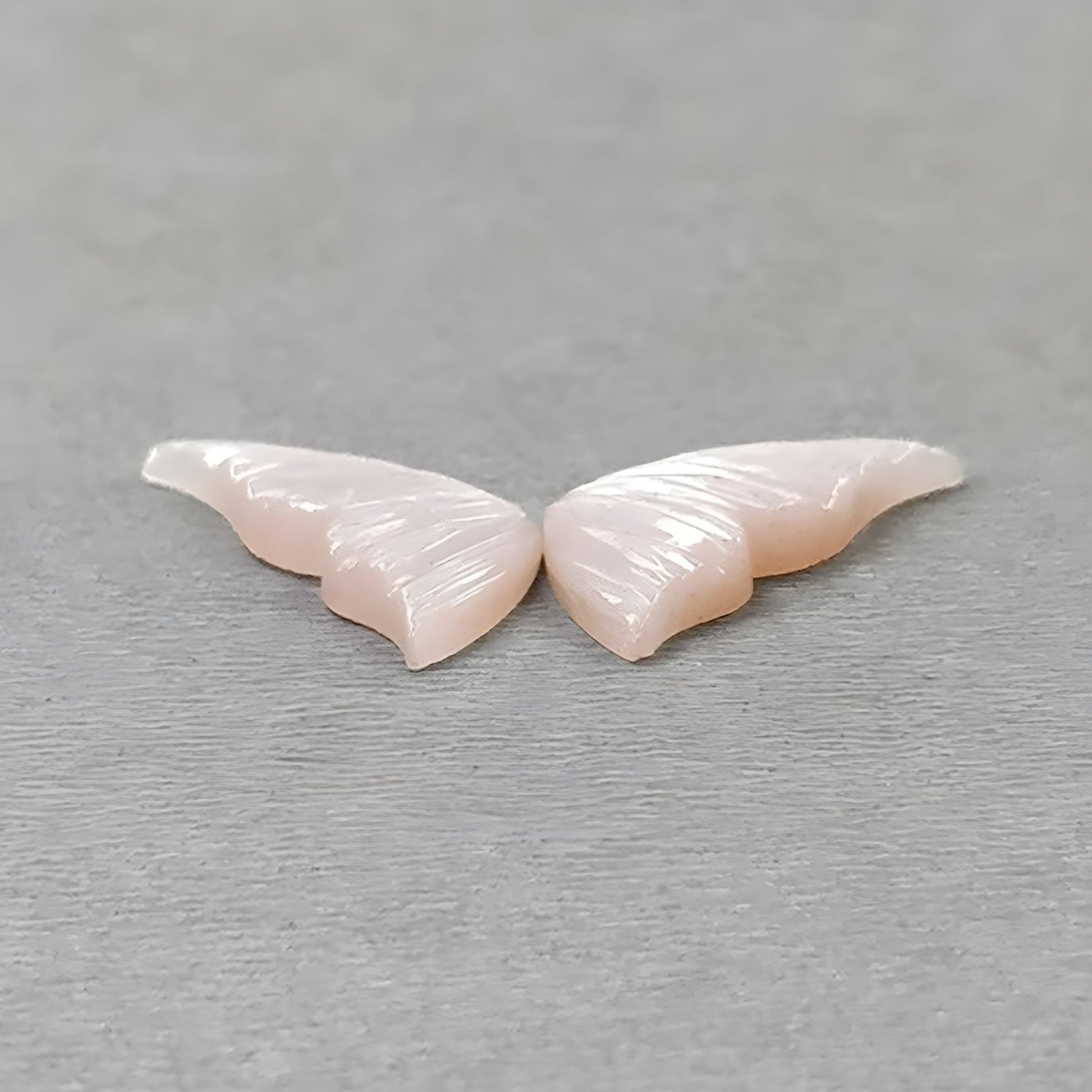 Mariposa de piedra lunar melocotón