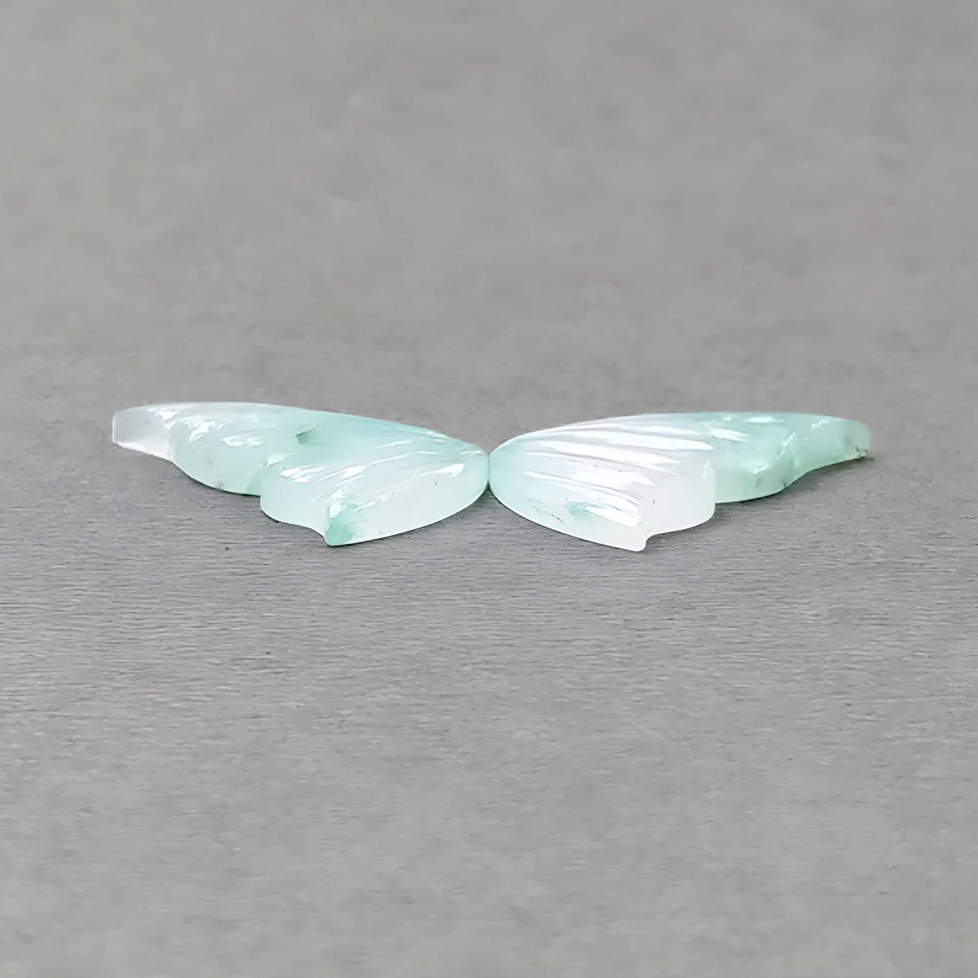 Zweifarbiger Chrysopras-Edelstein