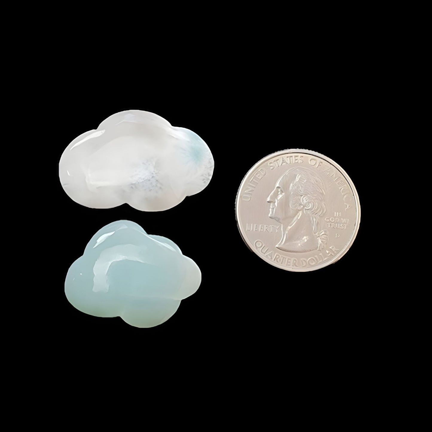 ラリマーの彫刻宝石