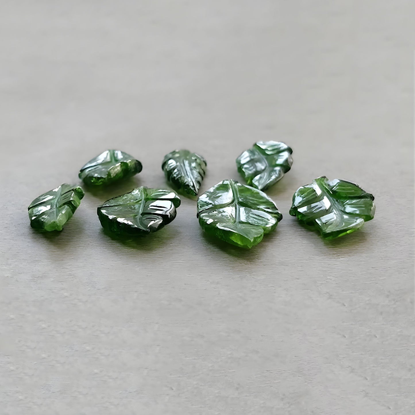 32.60cts Chrome Diopside Gemstone Natural Untreated Carving Leaves Shape 7pcs