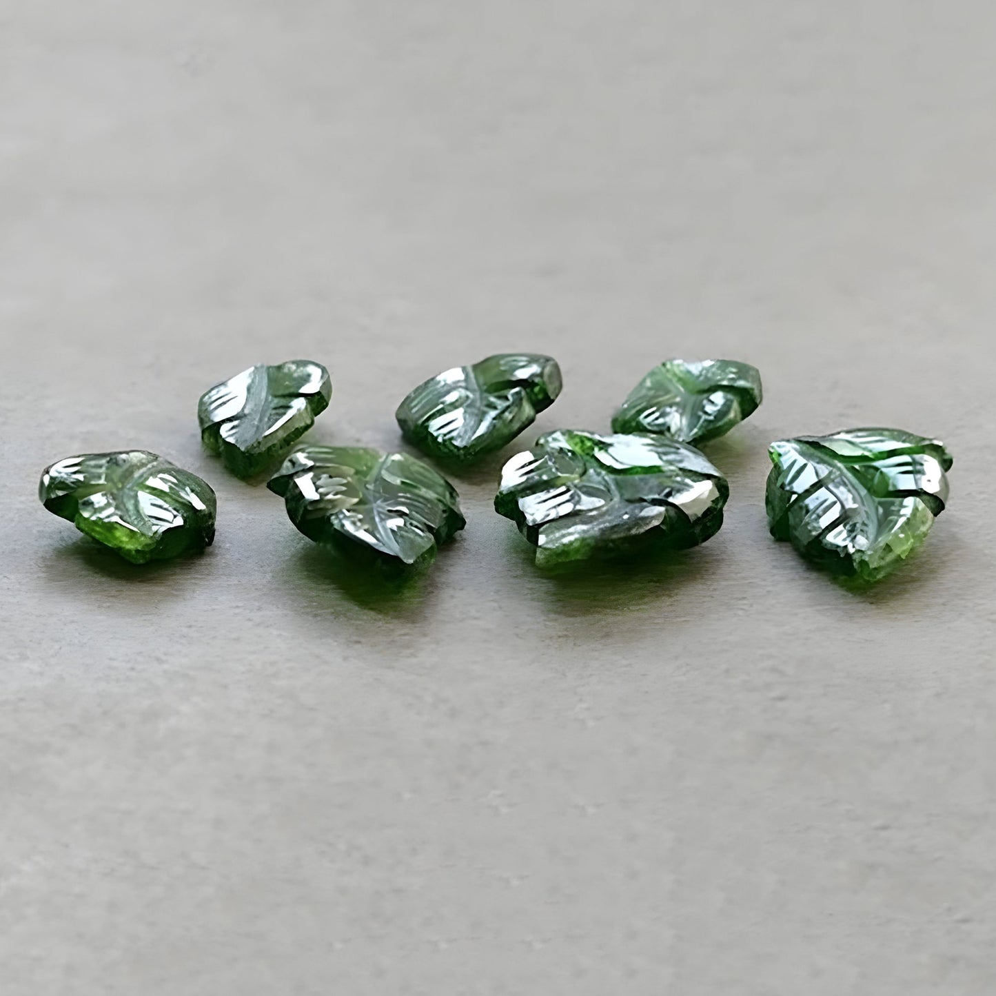 Diopside chromé pour la joaillerie