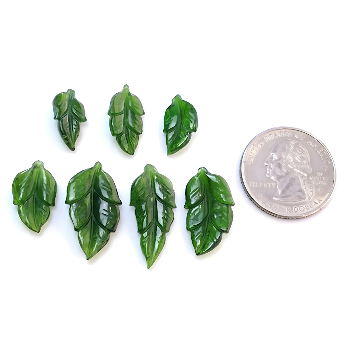 Intaglio a forma di foglie in cromo diopside