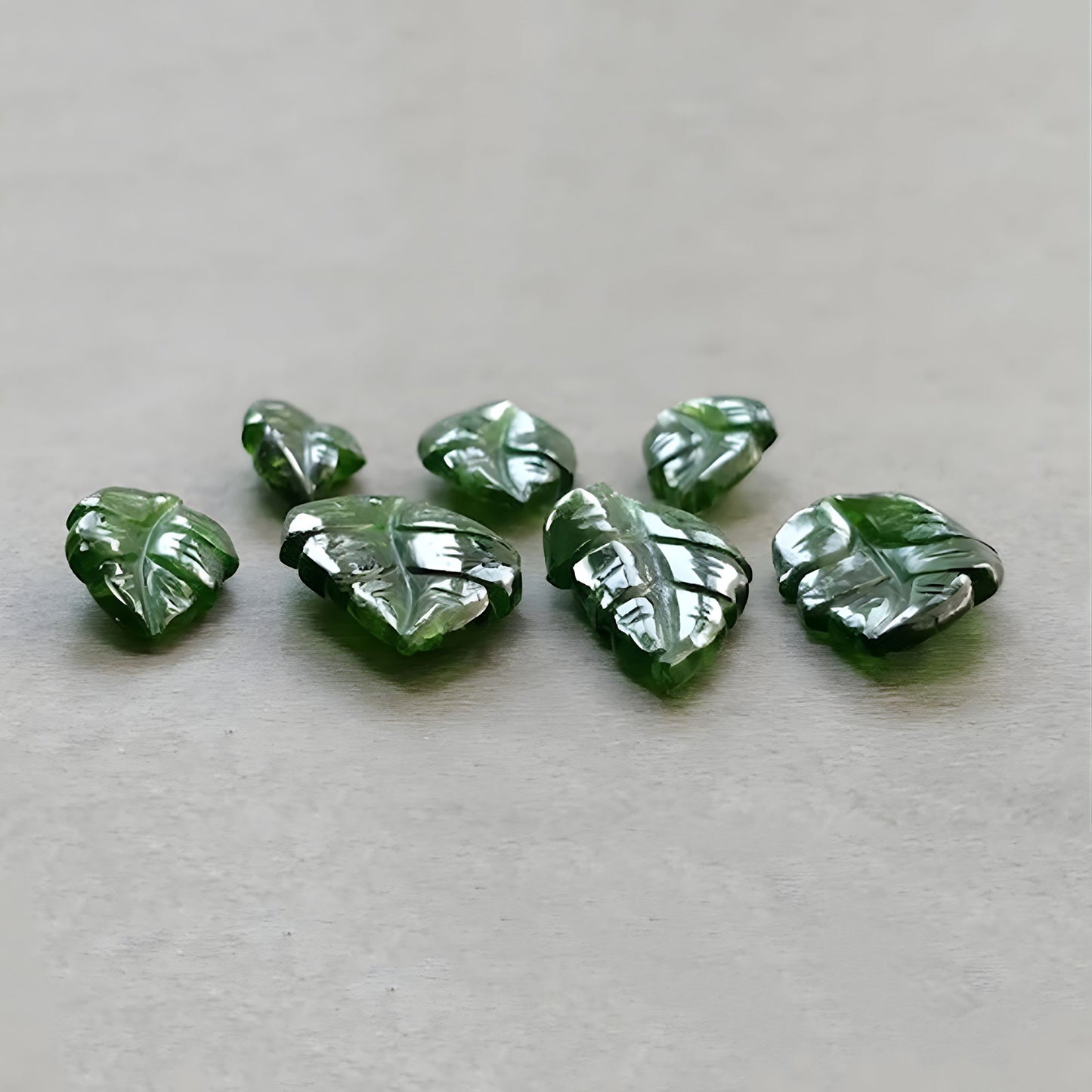 Diopside chromé pour la joaillerie