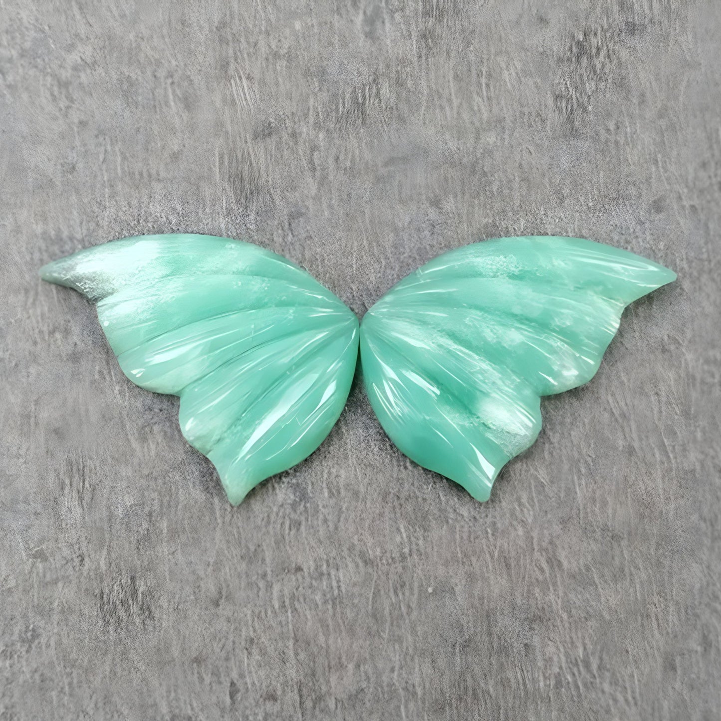 绿玉髓蝴蝶雕刻